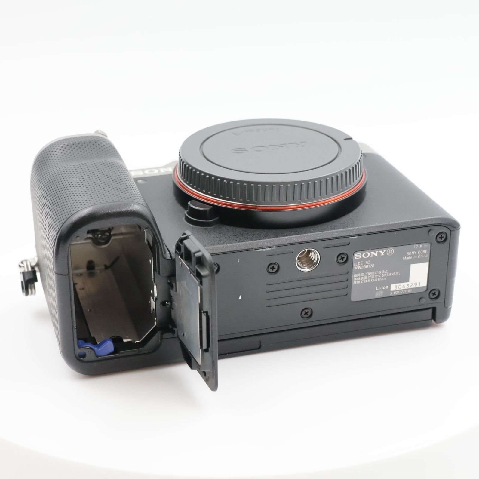 SONY α7C ボディ シルバー ILCE-7C シャッター5827枚 □シャッター数5887枚！極上品□ SONY α7C ボディ シルバー ミラーレス