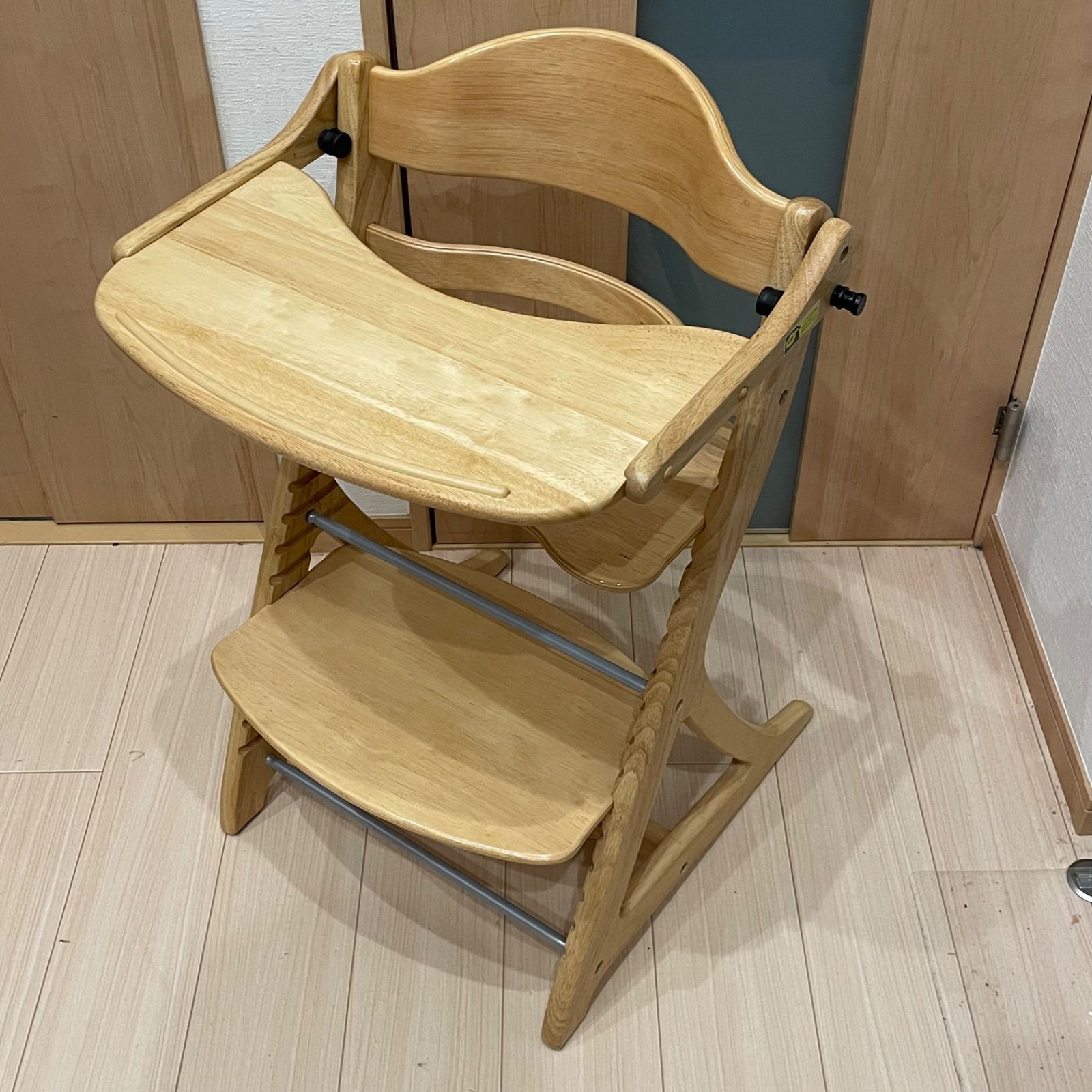大和屋 すくすくチェアプラス テーブル付 中古品 大和屋 すくすくチェア プラス テーブル付 ベビーチェア ハイチェア