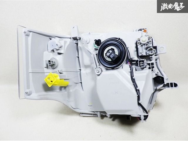 ☆新車外し☆点灯OK☆ トヨタ純正 200系 ハイエース 4型 5型 6型 7型 8