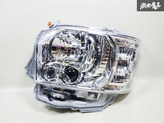 ☆新車外し☆点灯OK☆ トヨタ純正 200系 ハイエース 4型 5型 6型 7型 8