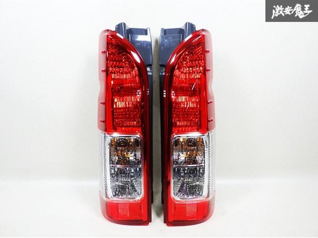 と*も様 新車外し/ハイエース 純正テールランプ 左右セット koito 26- ☆新車外し☆ トヨタ 純正 200系 ハイエース 4型 5型 6型 7型 後期