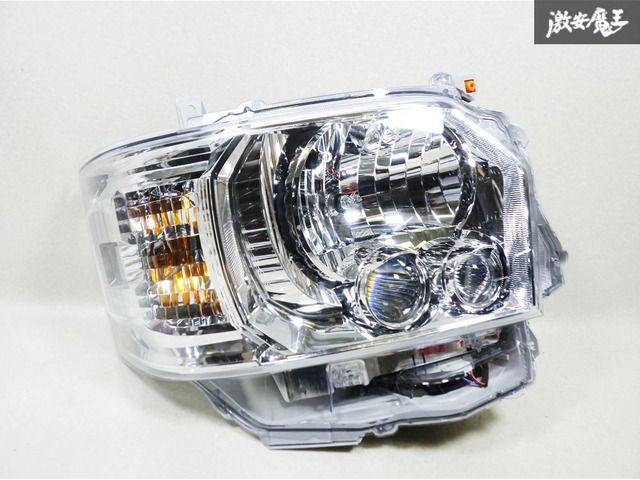 ☆新車外し☆点灯OK☆ トヨタ純正 200系 ハイエース 4型 5型 6型 7型 8