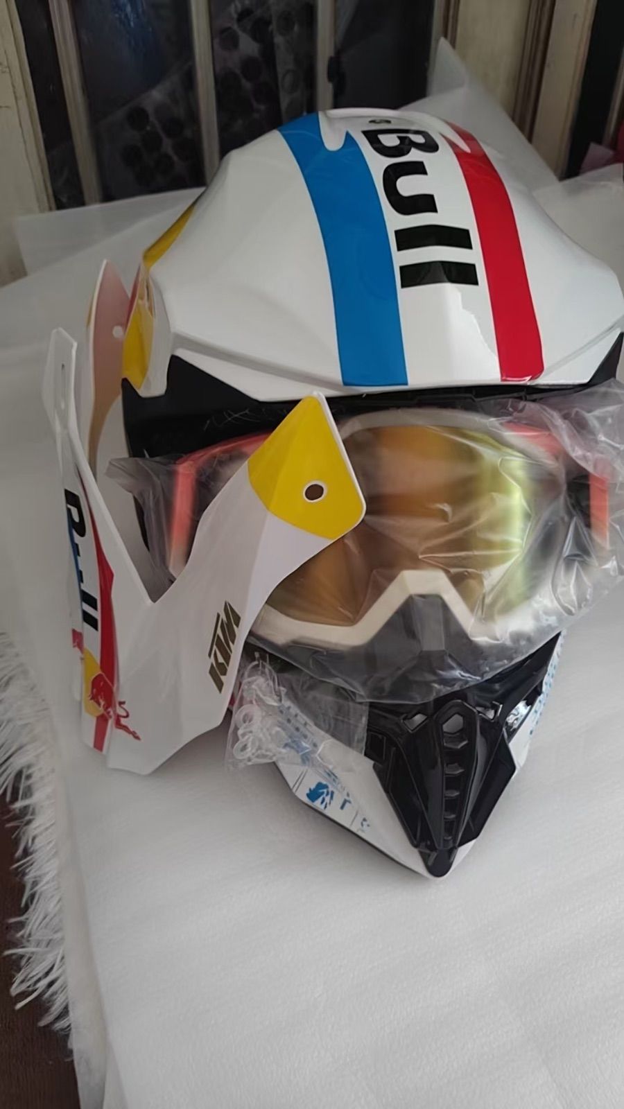 新品☆WLT☆オフロードヘルメット フルフェイスヘルメットゴーグル付き