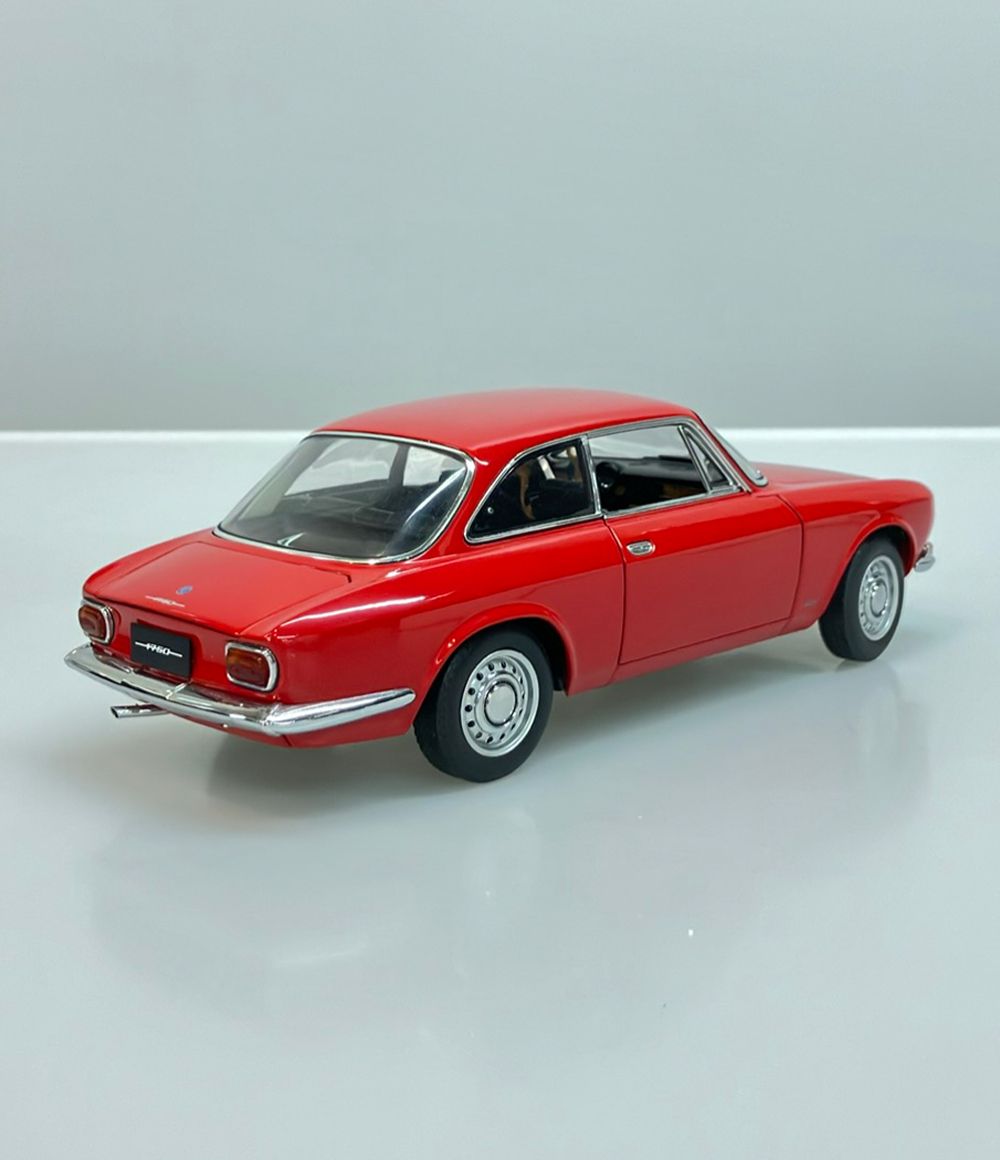 オートアート 1/18 アルファロメオ 1750 GTV ミニカー - メルカリ