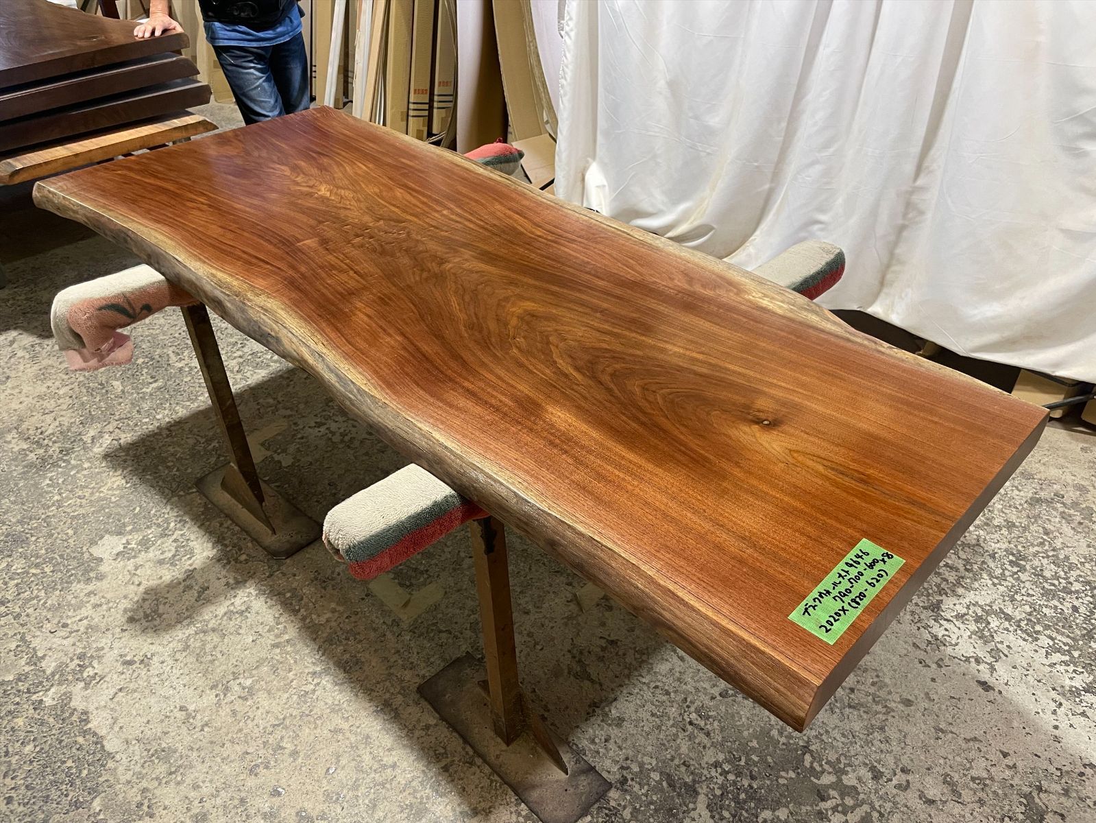 ブラックウォールナット9646　一枚板無垢 乾燥材　2020ｘ790-700-600ｘ55mm カウンター　ローテーブル　センターテーブル　テーブル