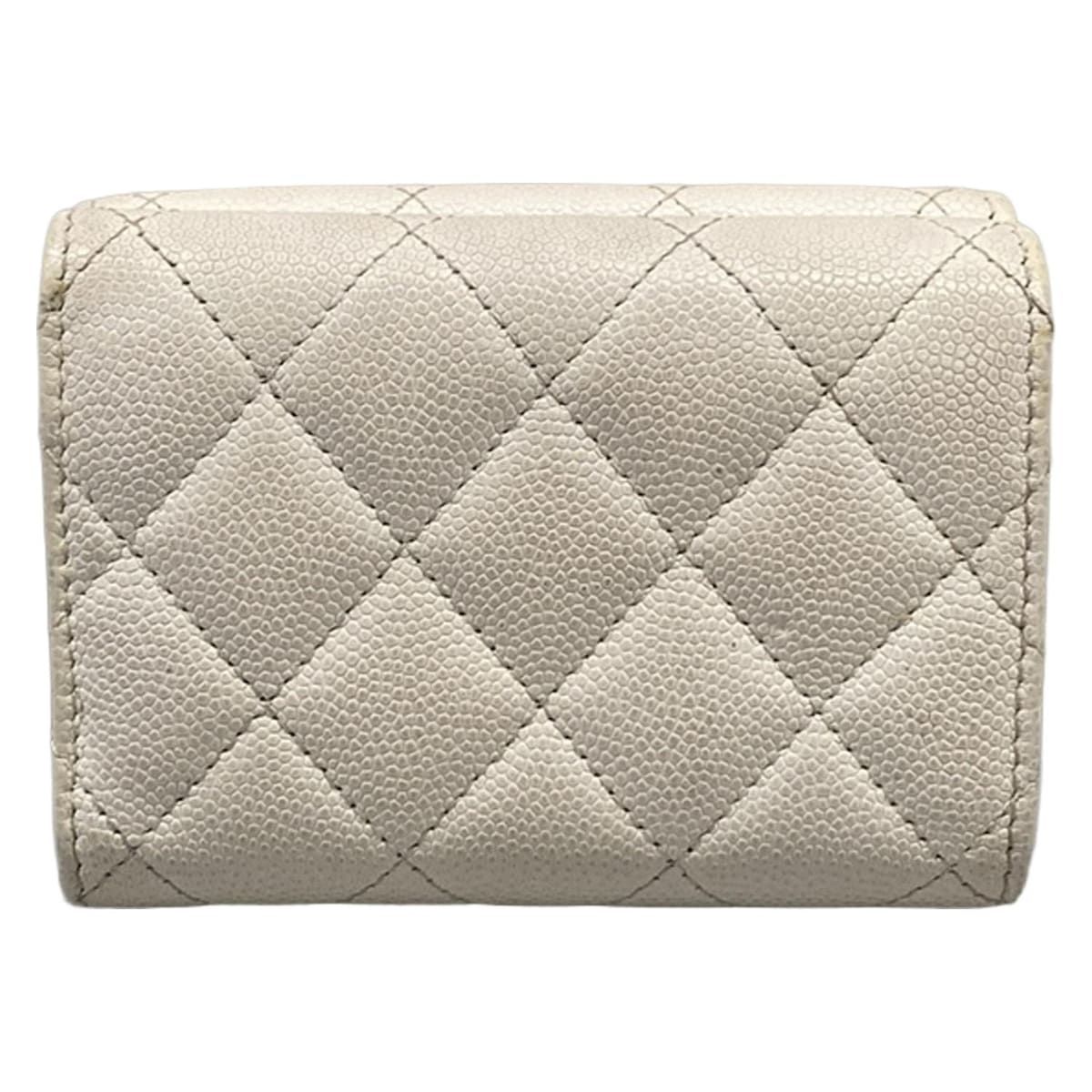 CHANEL(シャネル) 3つ折り財布 マトラッセ 白 シルバー金具 - メルカリ