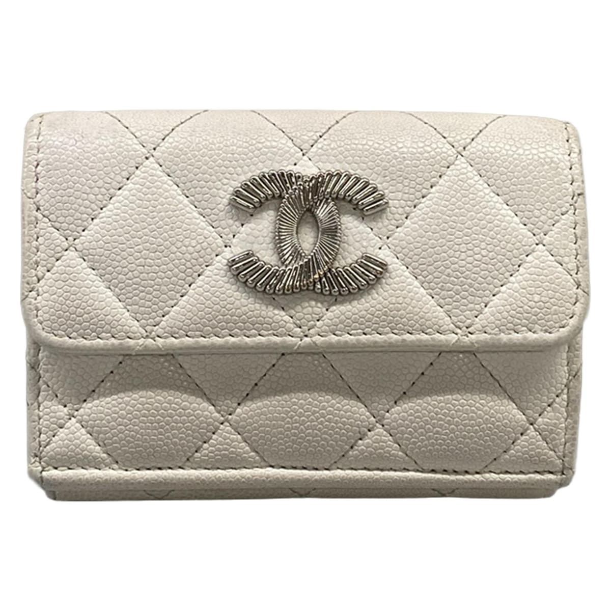 CHANEL(シャネル) 3つ折り財布 マトラッセ 白 シルバー金具 - メルカリ