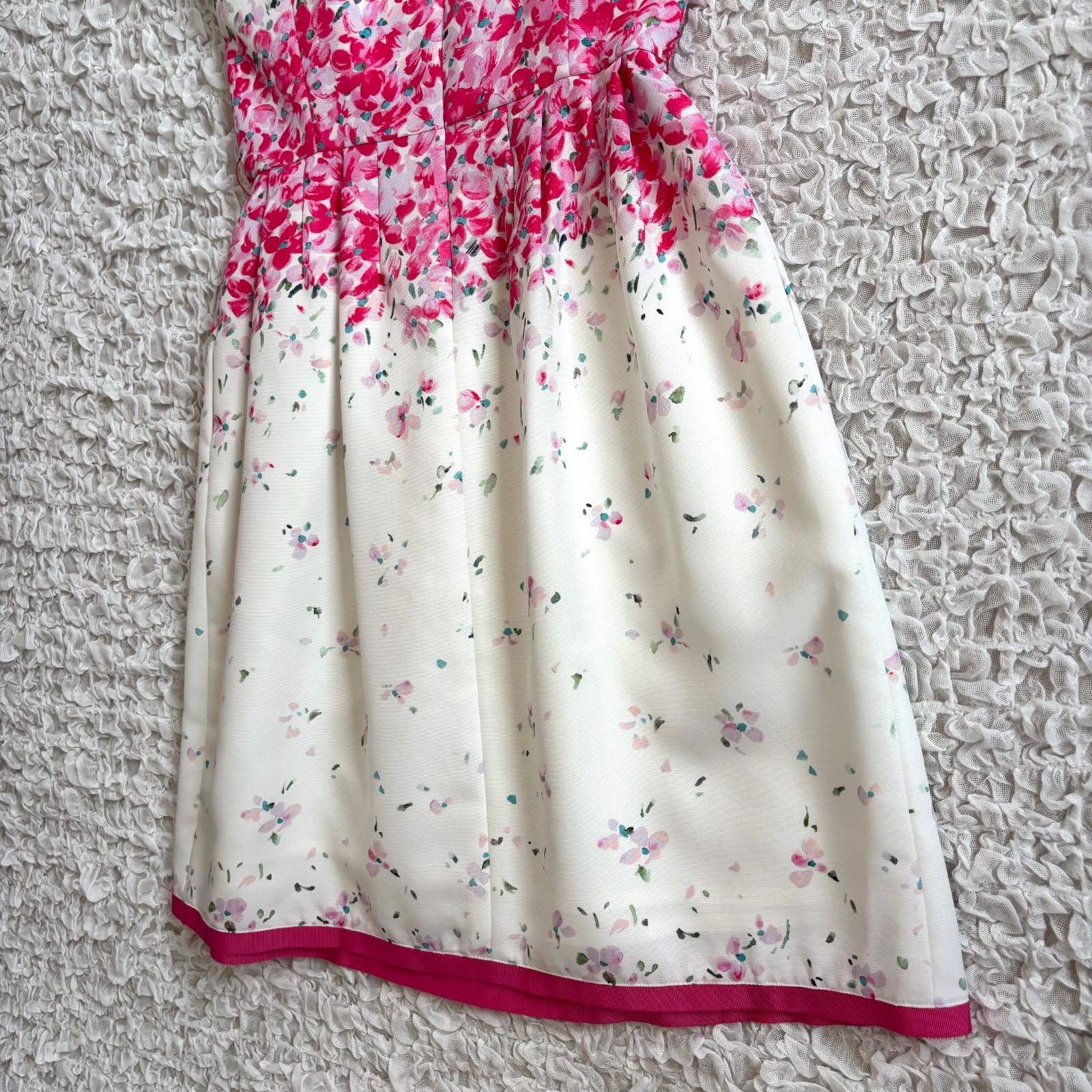 M’S GRACY ワンピース 花柄 フレア 大型フラワー ホワイト 38 M'S GRACY エムズグレイシー フラワープリントワンピース ホワイト