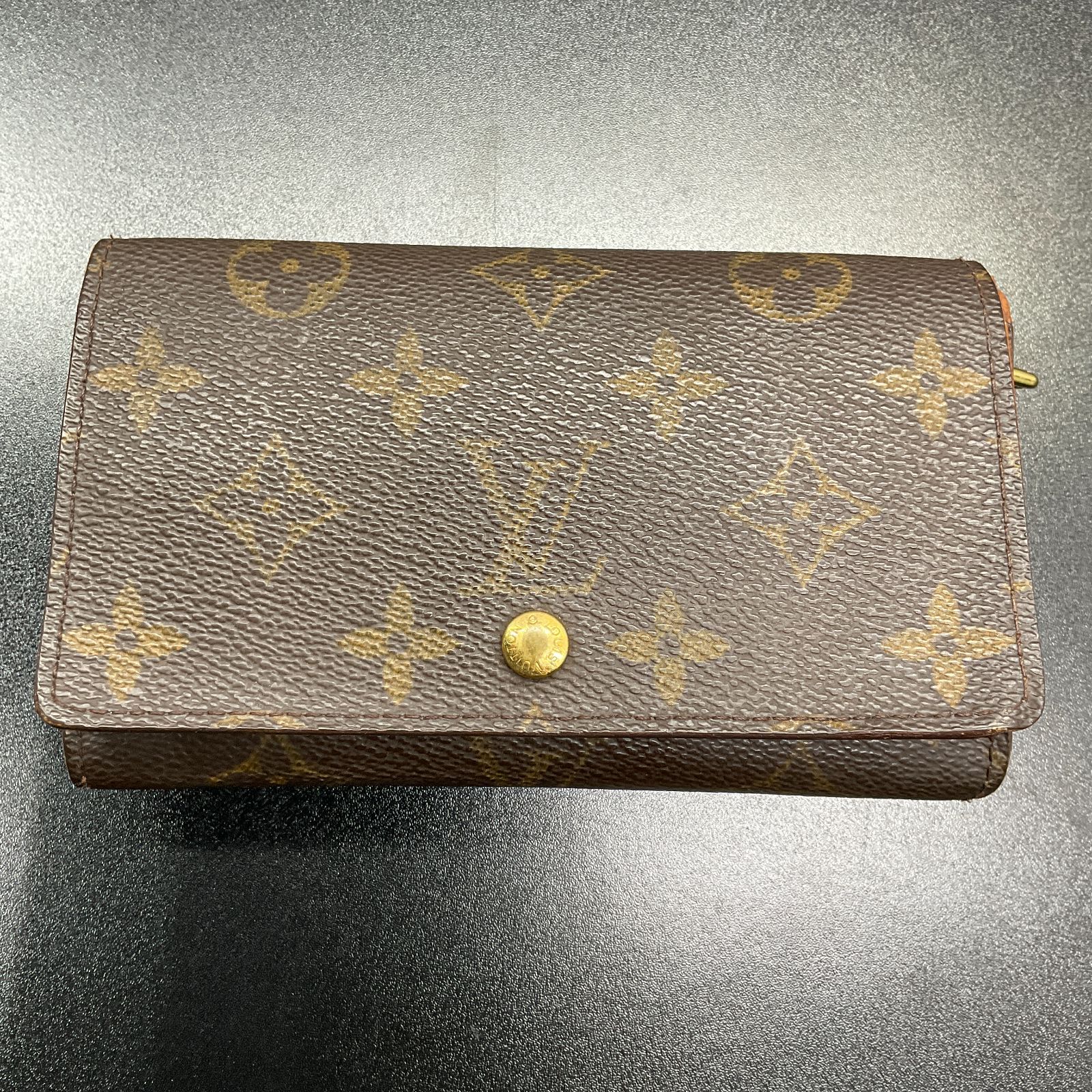 ルイヴィトン モノグラム 財布 ネーム入り B26052527