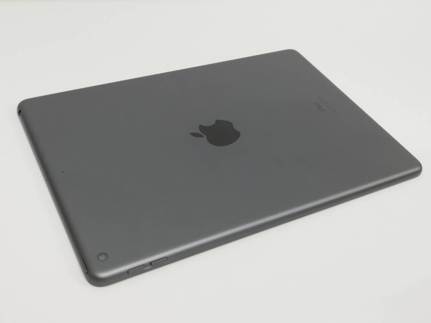 iPad 第8世代 10.2インチ 32GB バッテリー91%良品- メルカリ