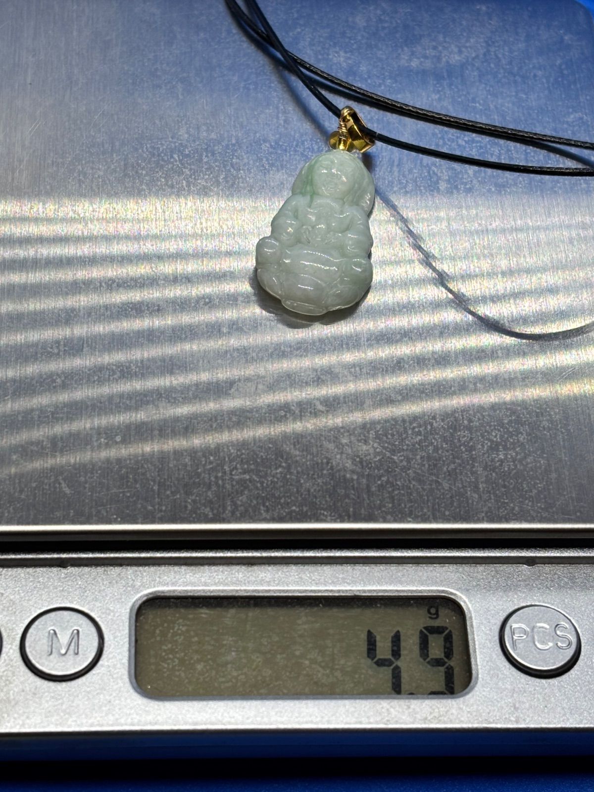 天然翡翠A貨 観音菩薩ペンダント 飄翠入り 縁起物 5562-1/3 - メルカリ