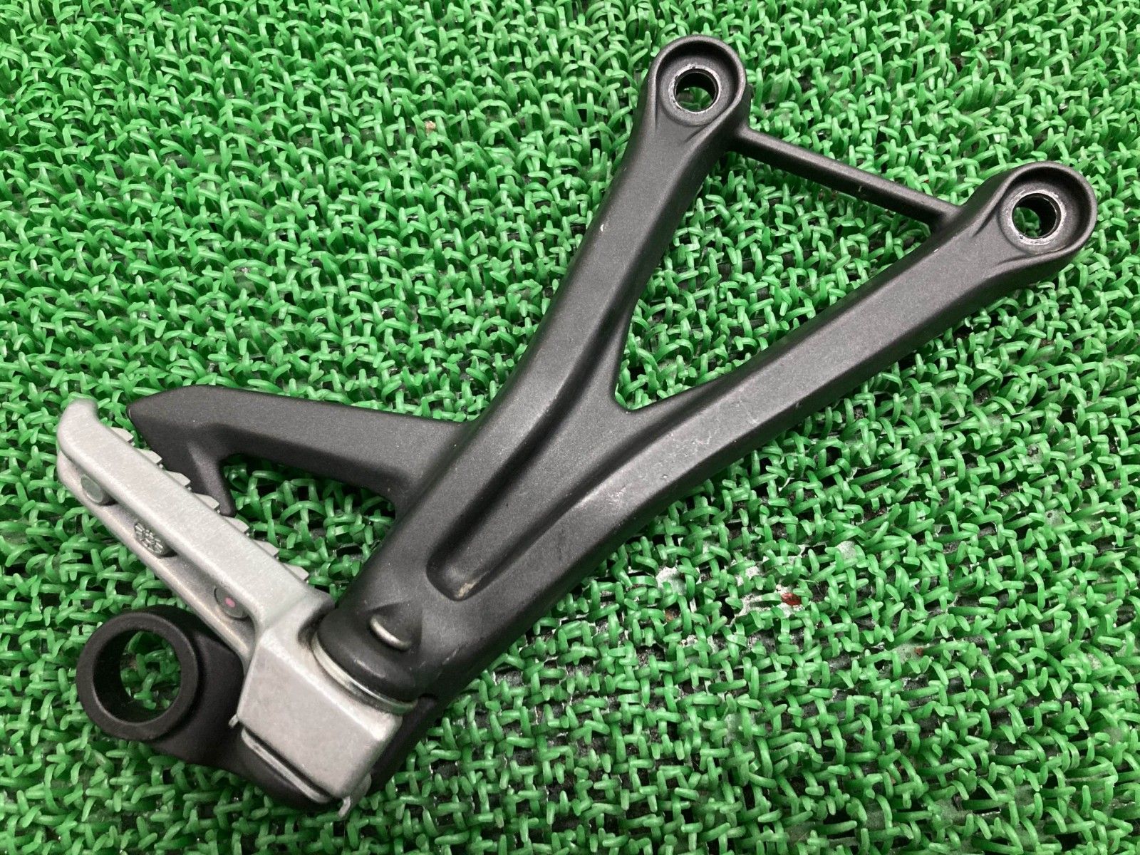 zx-25rタンデムステップ（右） カワサキ（Kawasaki） ZX-25R タンデム