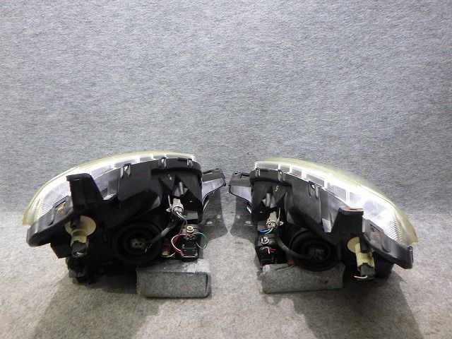 ラクティス ヘッドライト左右 ハロゲン NCP100/105 前期 52-156 5