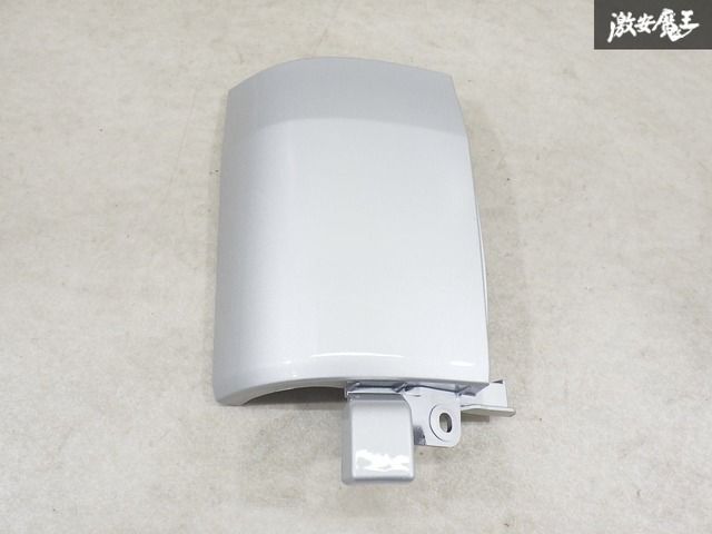 未使用 アウトレット】トヨタ 純正 200系 ハイエース リヤ リア