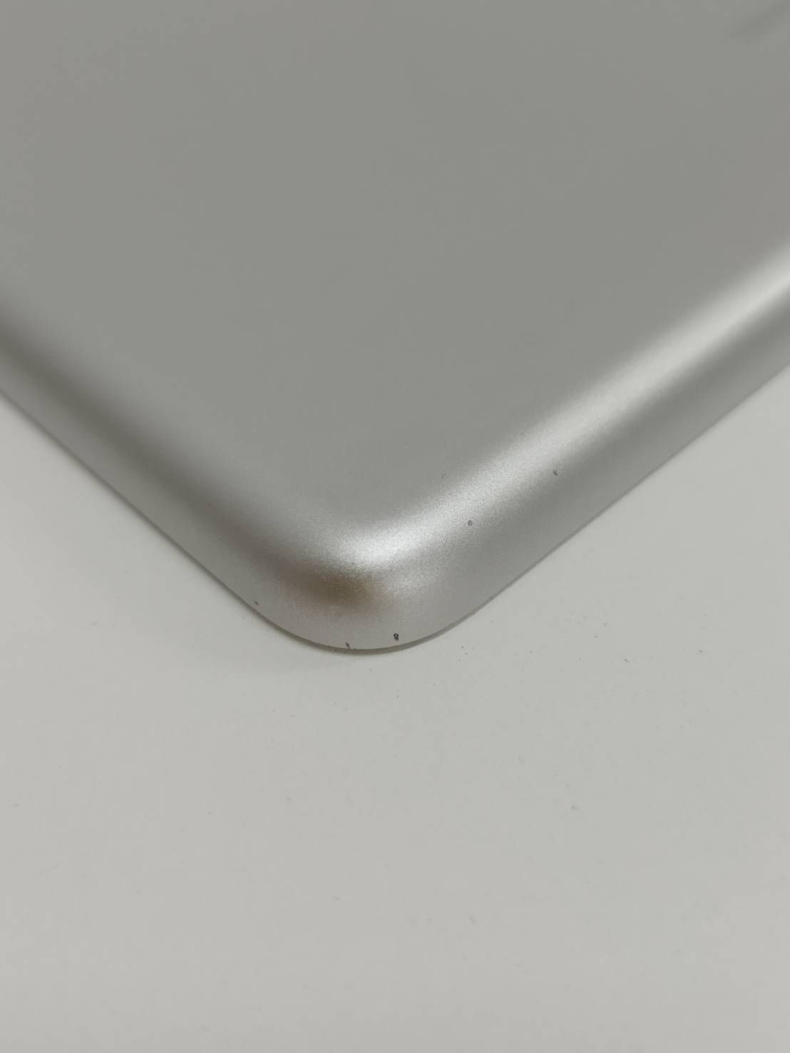 iPad 第8世代 10.2 Wi-Fi 32GB 良品 バッテリー81% - メルカリ