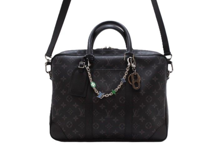 LOUIS VUITTON ルイ・ヴィトン ポルト ドキュマン・ヴォワヤージュ