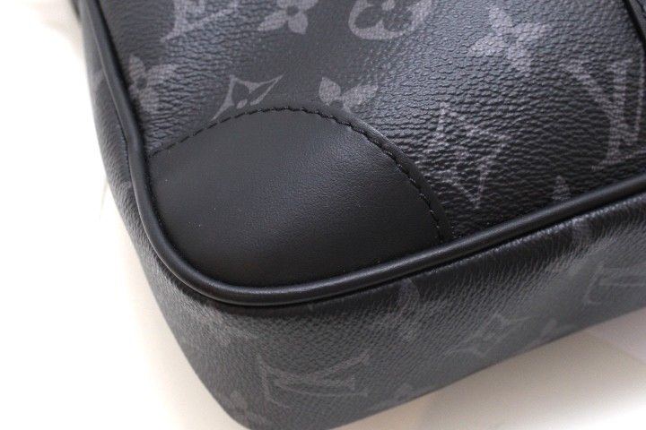 LOUIS VUITTON ルイ・ヴィトン ポルト ドキュマン・ヴォワヤージュ