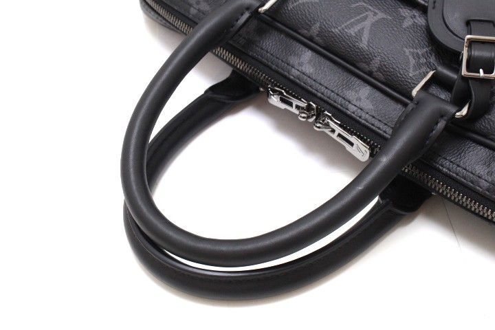 LOUIS VUITTON ルイ・ヴィトン ポルト ドキュマン・ヴォワヤージュ