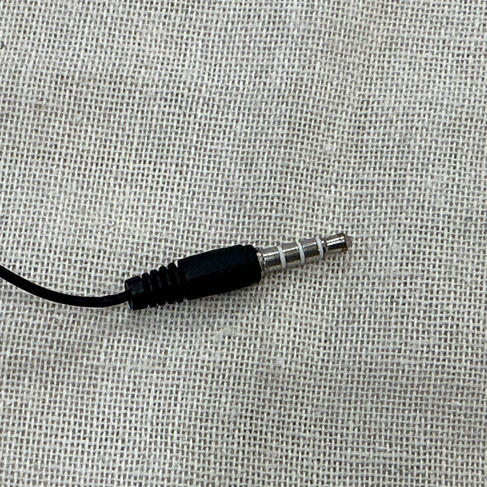有線イヤホン 3.5mm 白 黒 2個セット まとめ売り 音出し確認済み