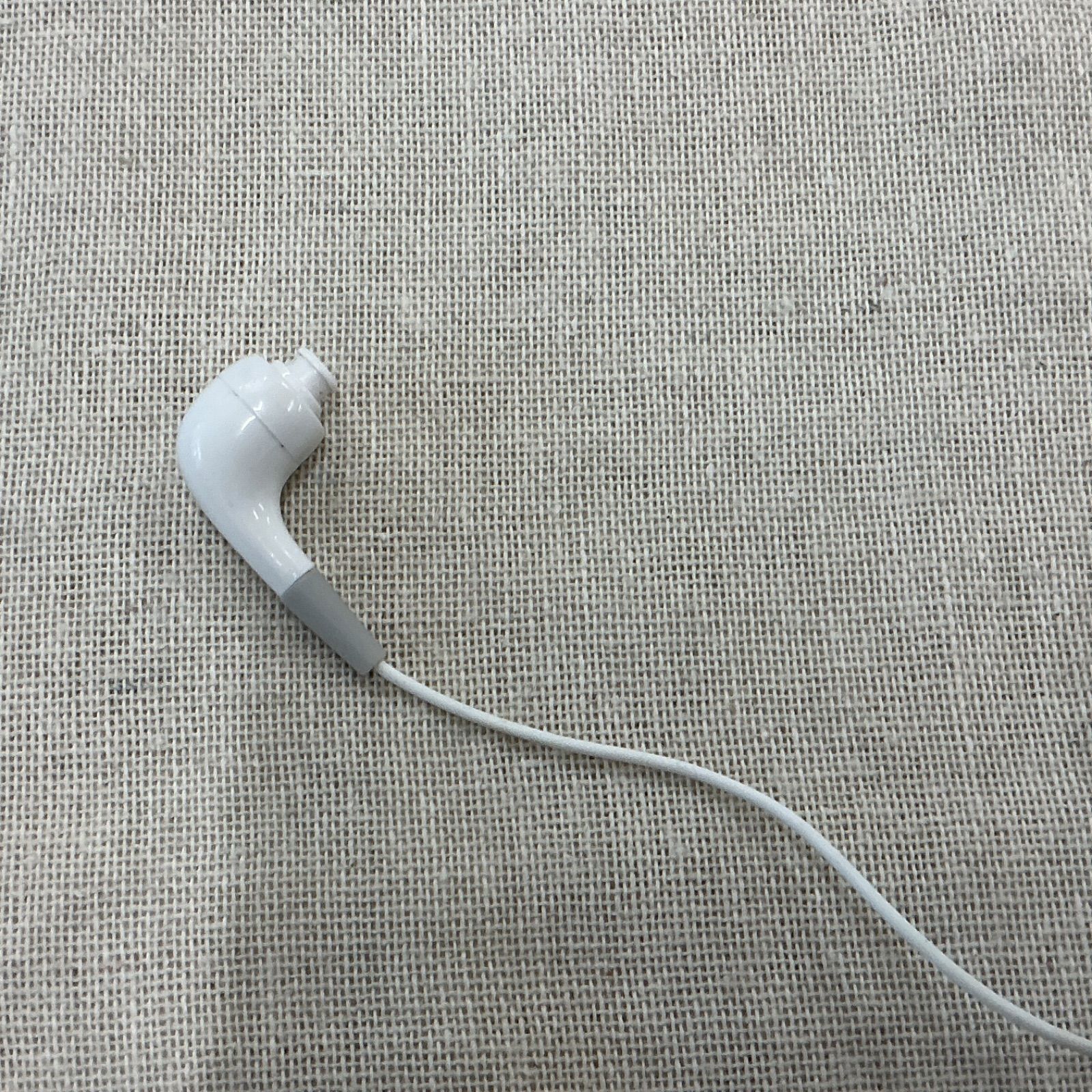 有線イヤホン 3.5mm 白 黒 2個セット まとめ売り 音出し確認済み