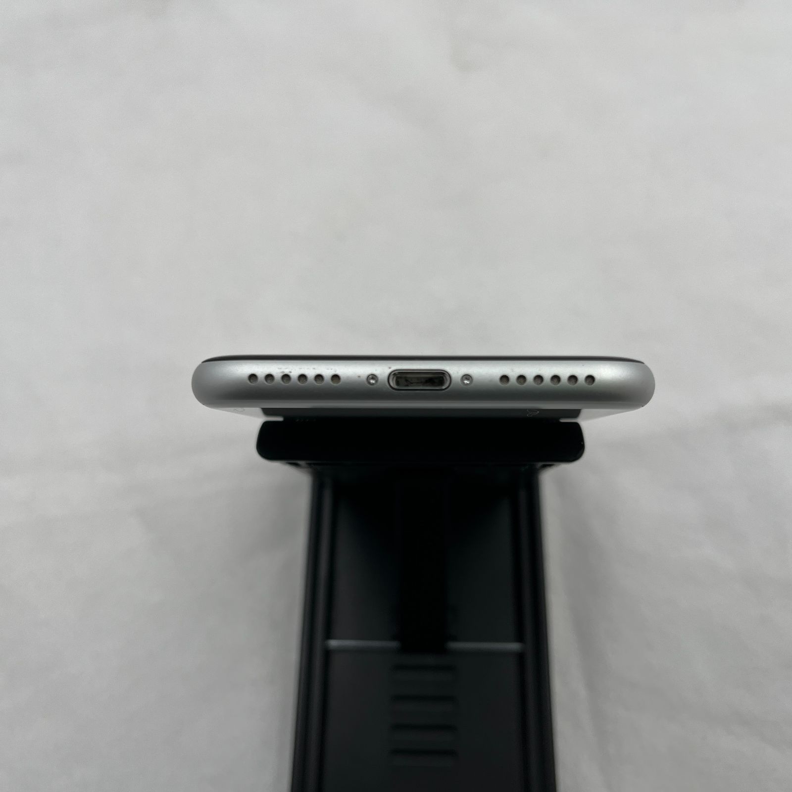 ☆ジャンク☆iPhone SE 第2世代 64GB MHGQ3J/A SIMフリー ホワイト