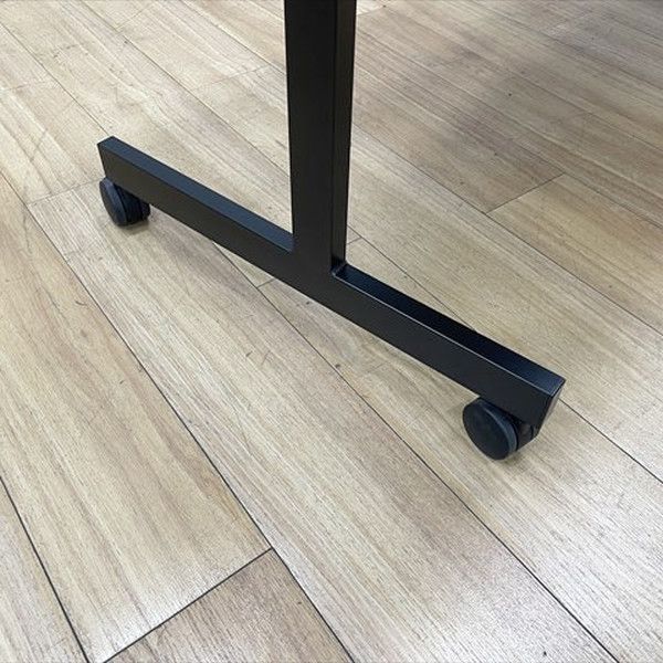 会議テーブル フラップ式 スタッキングテーブル 幕板無 幅1800 奥600 ナチュラル｜ワークテーブル・作業台