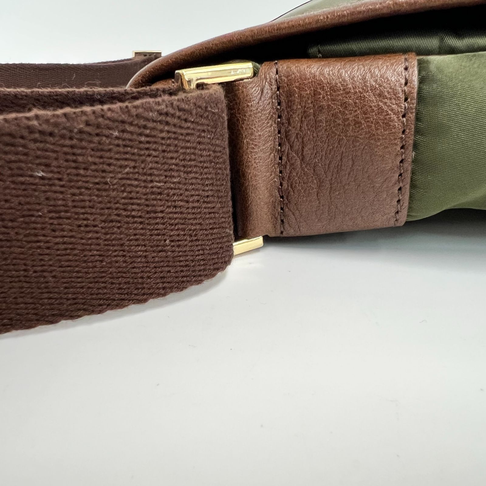 【極美品】バーバリーブラックレーベル メッセンジャーバッグ ナイロン 茶(0153 ) 【極美品】バーバリーブラックレーベル メッセンジャーバッグ ナイロン 茶(0153 )