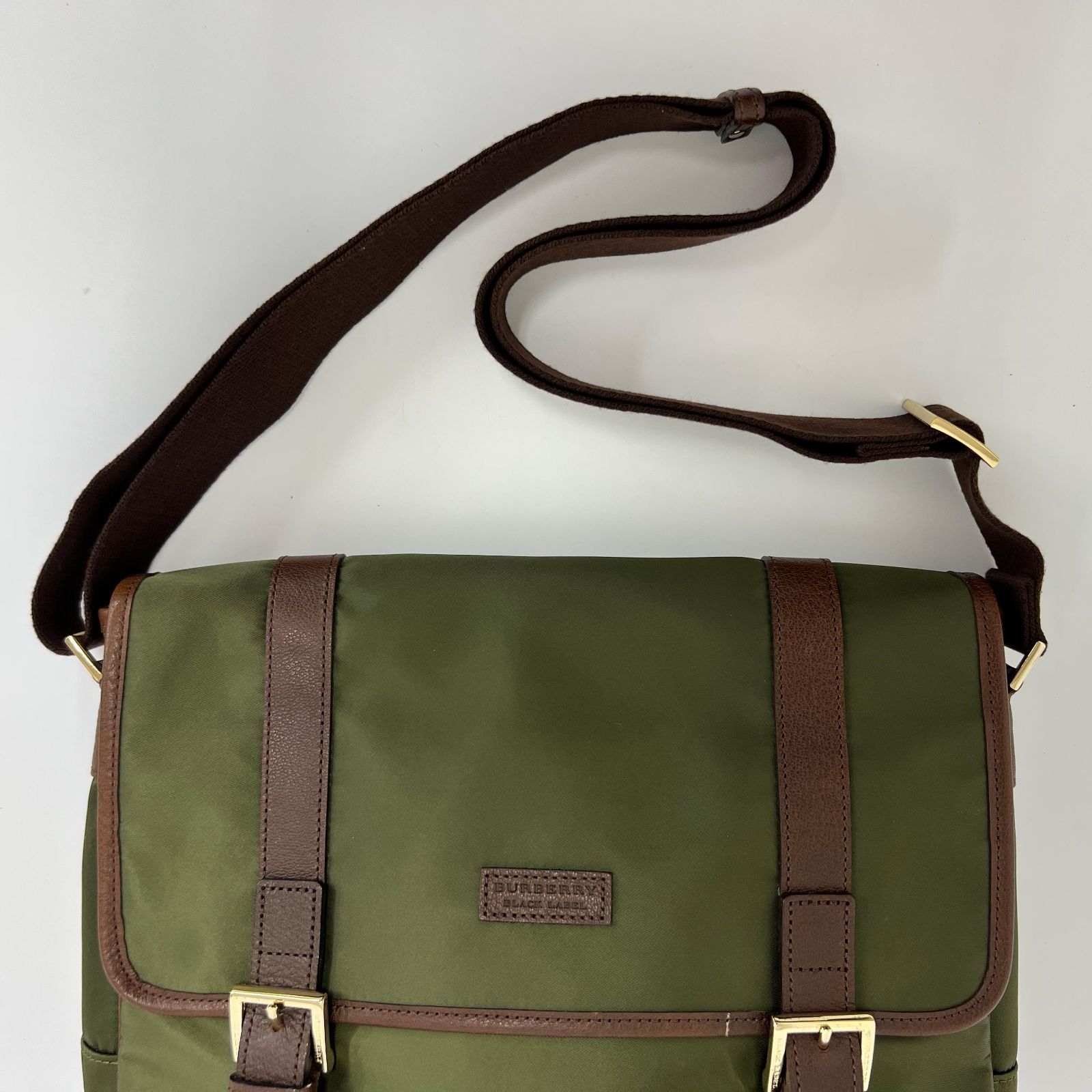 【極美品】バーバリーブラックレーベル メッセンジャーバッグ ナイロン 茶(0153 ) 【極美品】バーバリーブラックレーベル メッセンジャーバッグ ナイロン 茶(0153 )