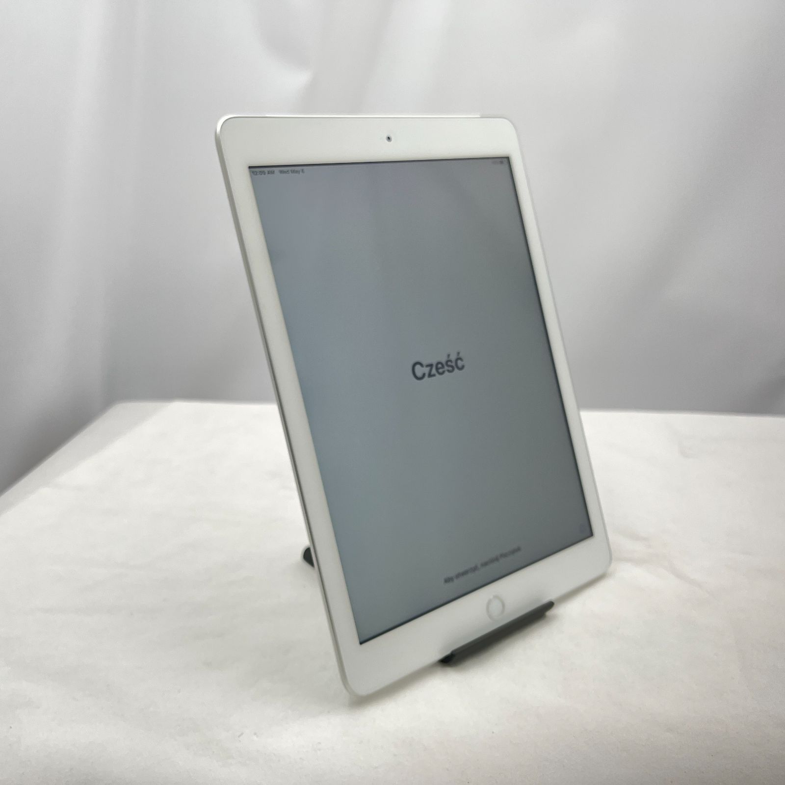 iPad 第5世代 32GB SIMフリー シルバー 起動OK バッテリー90% - メルカリ