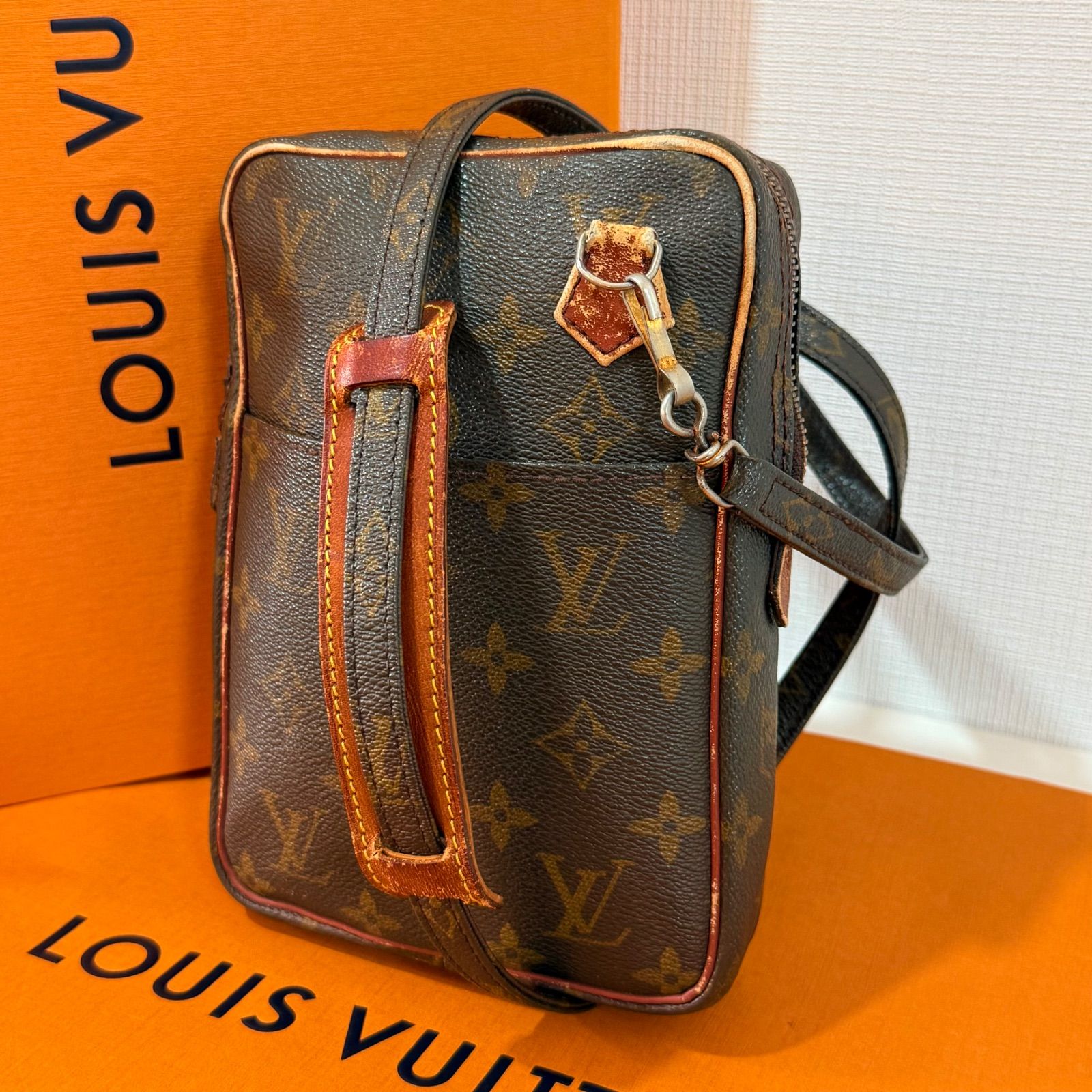 LOUIS VUITTON ルイヴィトン ダヌーブ モノグラム ショルダーバッグ