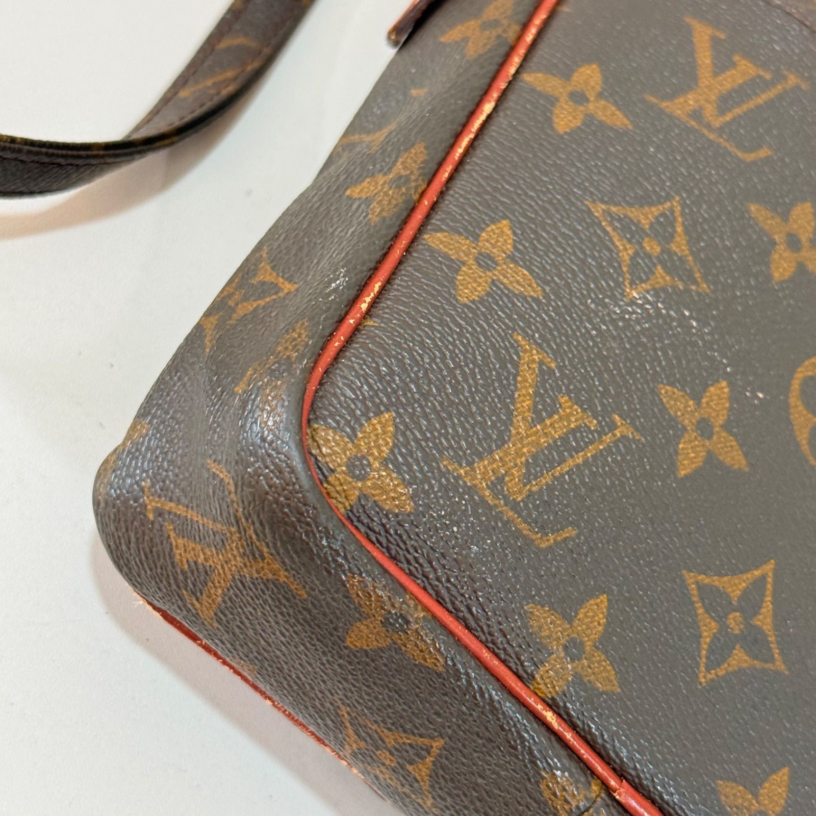 LOUIS VUITTON ルイヴィトン ダヌーブ モノグラム ショルダーバッグ