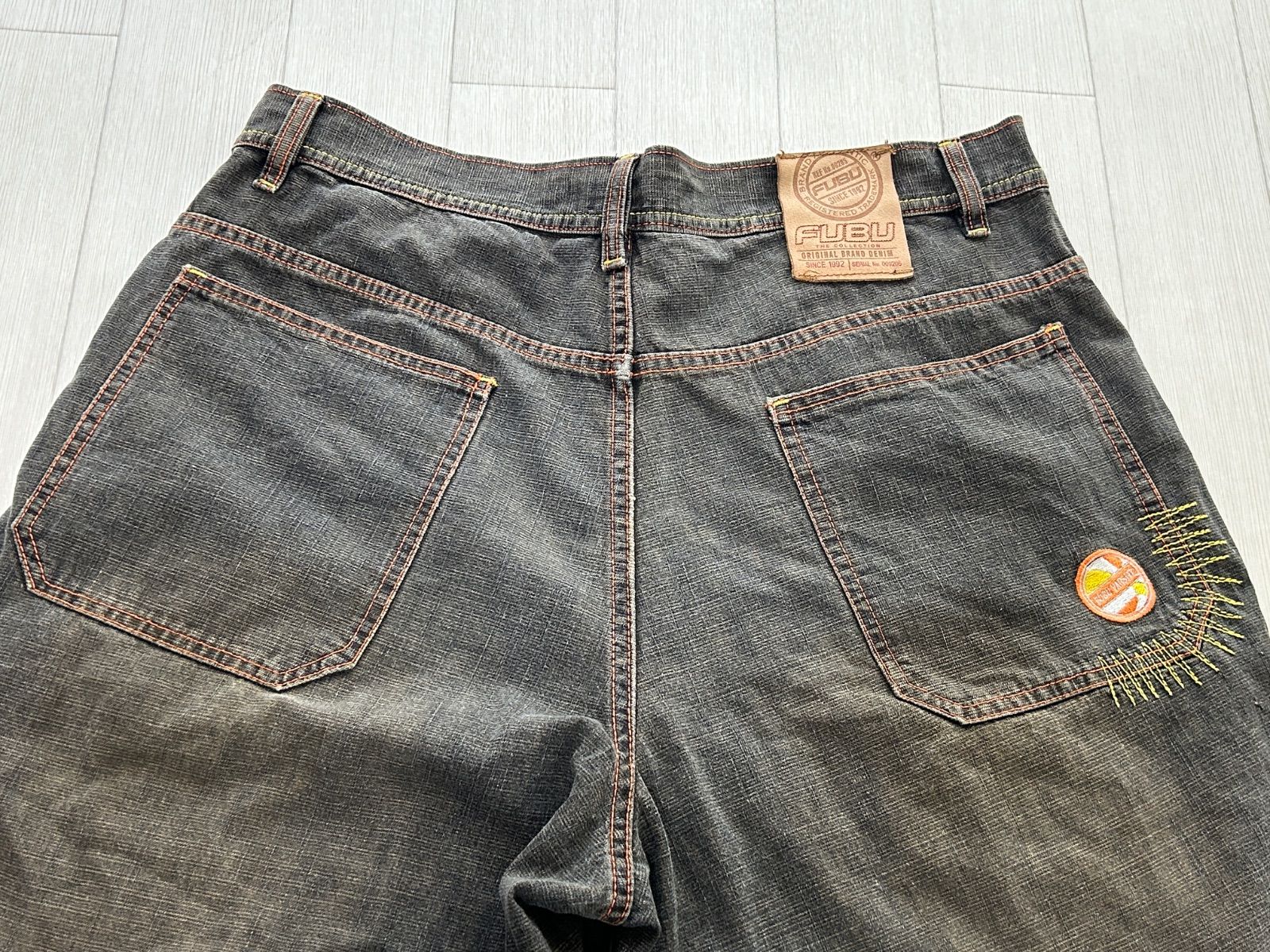 Fubu ワイド デニムパンツ 極太 バギー size34 Y2K ギミック ワッペン