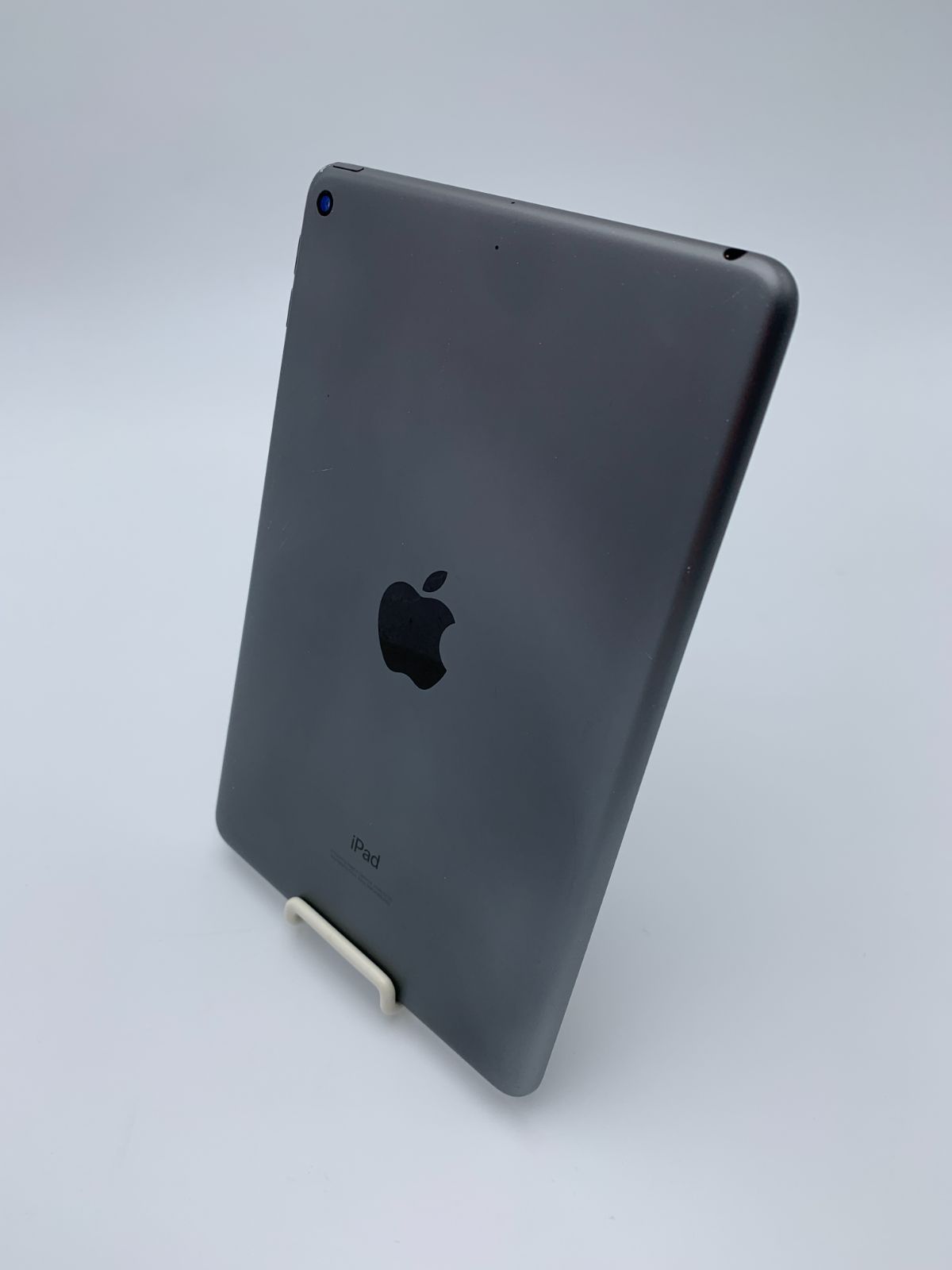 iPad mini 5 64GB スペースグレイ 中古（フレームキズ有）- メルカリ