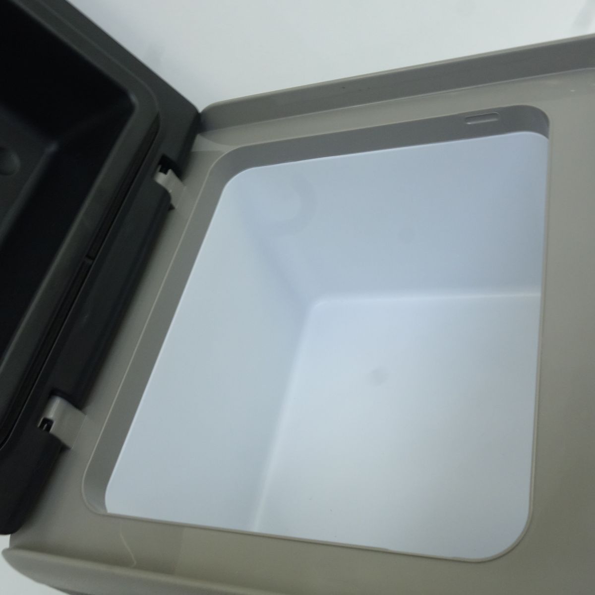 Alpicool 車載冷蔵庫 ポータブル冷蔵庫 C12P 10.8L 50/60Hz ※中古