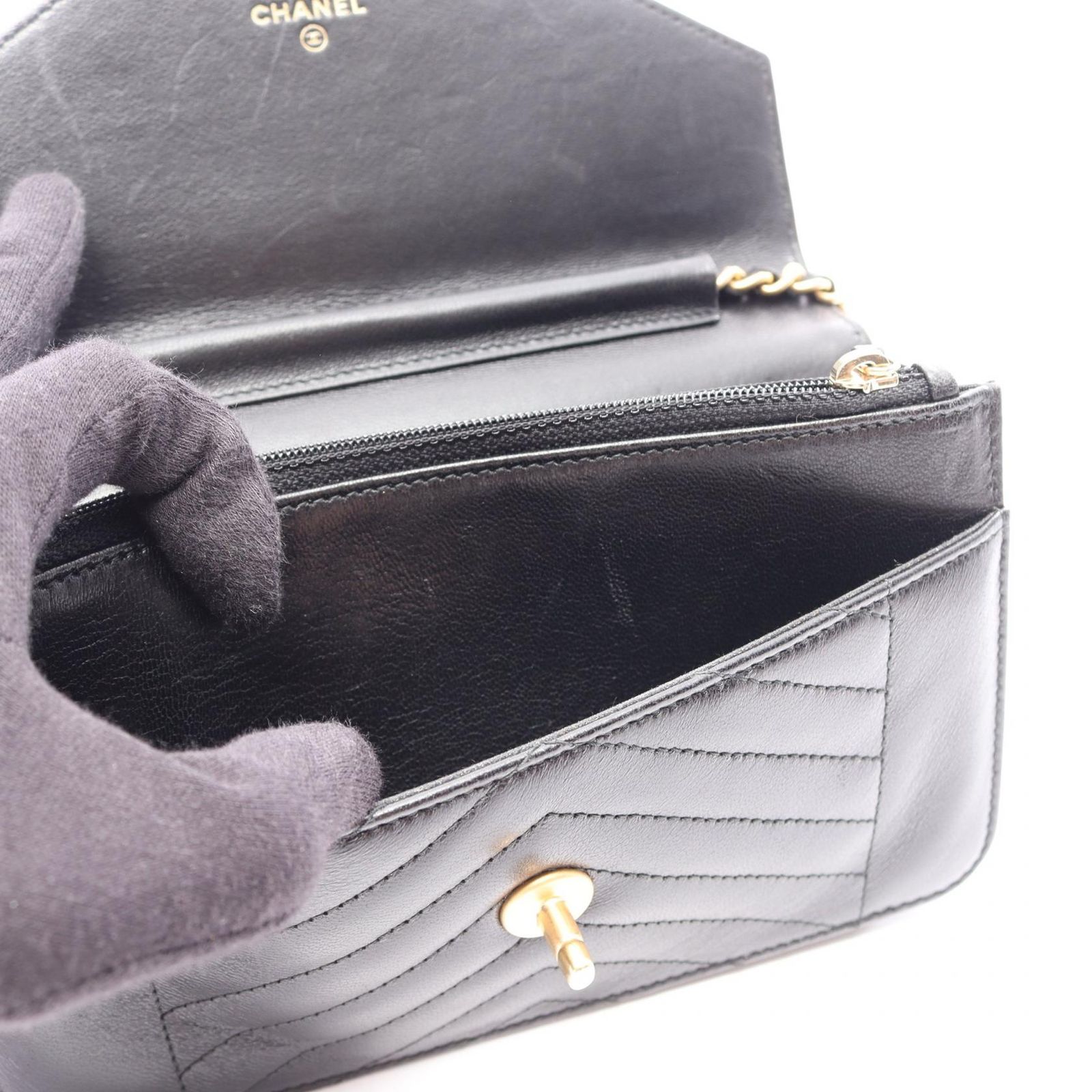 シャネル CHANEL ショルダーバッグ Vステッチ A84362 ブラック