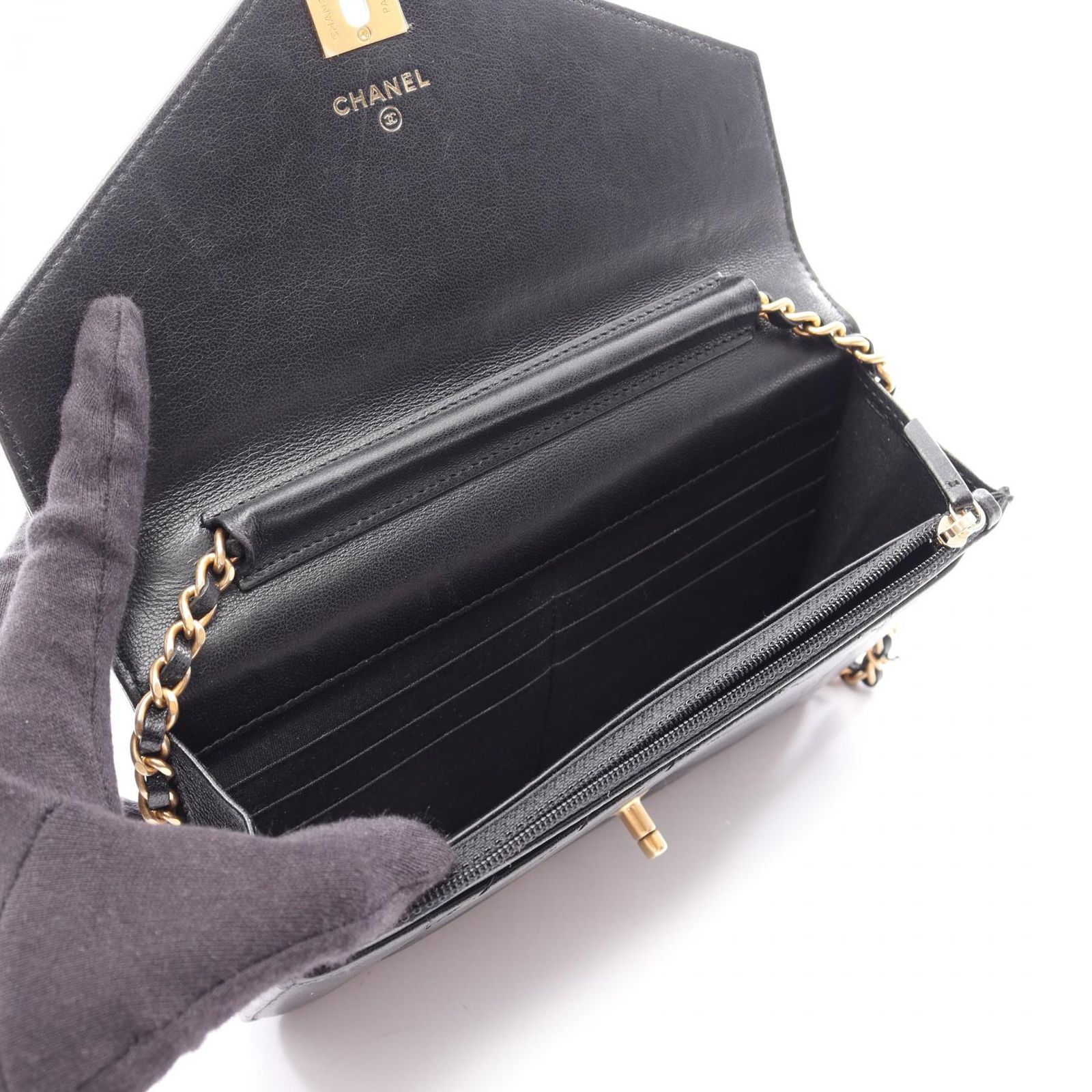 シャネル CHANEL ショルダーバッグ Vステッチ A84362 ブラック
