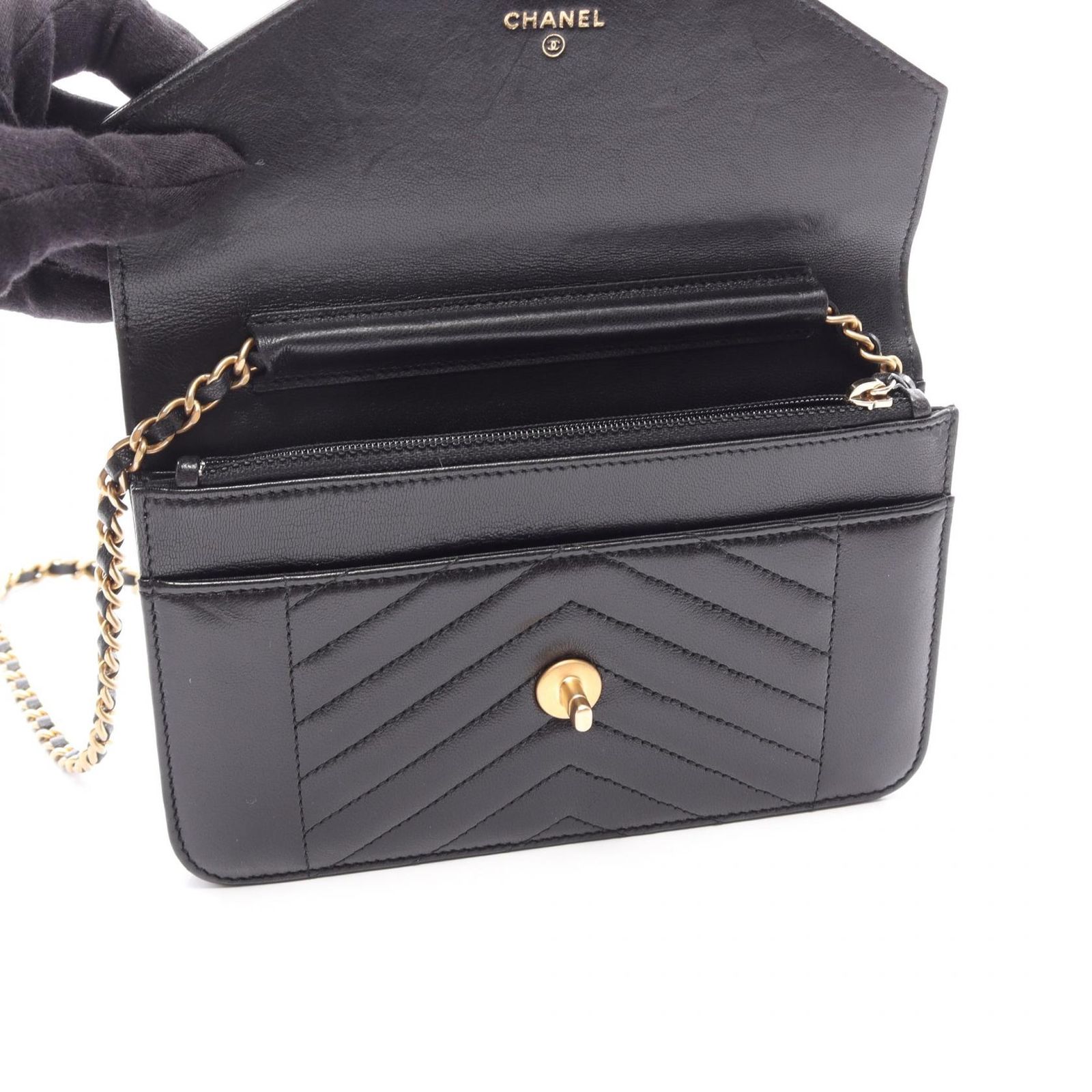シャネル CHANEL ショルダーバッグ Vステッチ A84362 ブラック