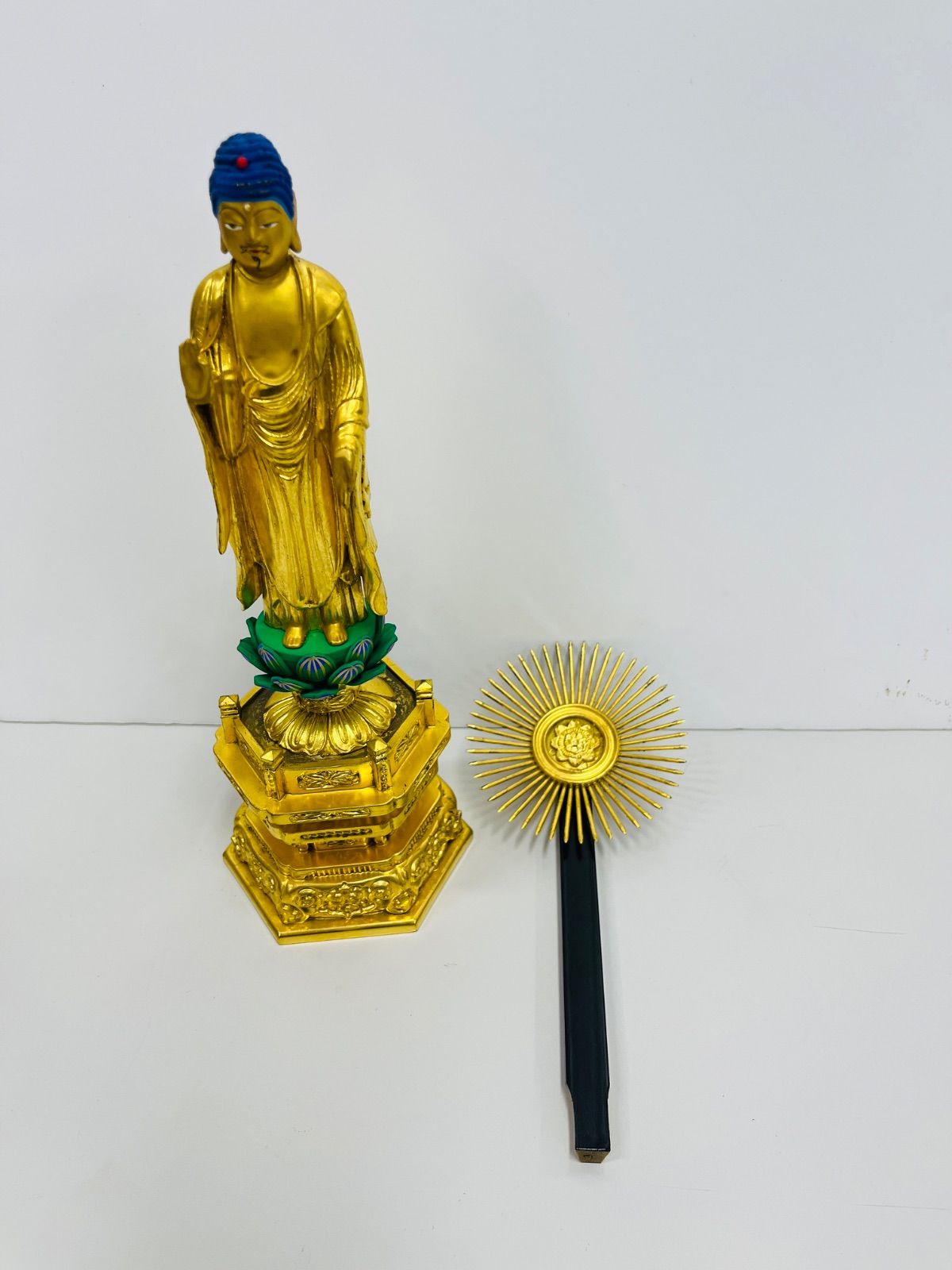仏壇　阿弥陀如来　立像　金箔　仏像　肌粉
