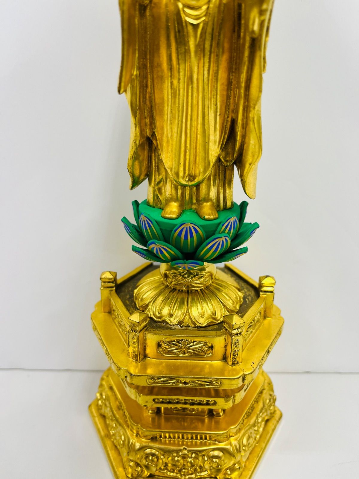 仏壇　阿弥陀如来　立像　金箔　仏像　肌粉