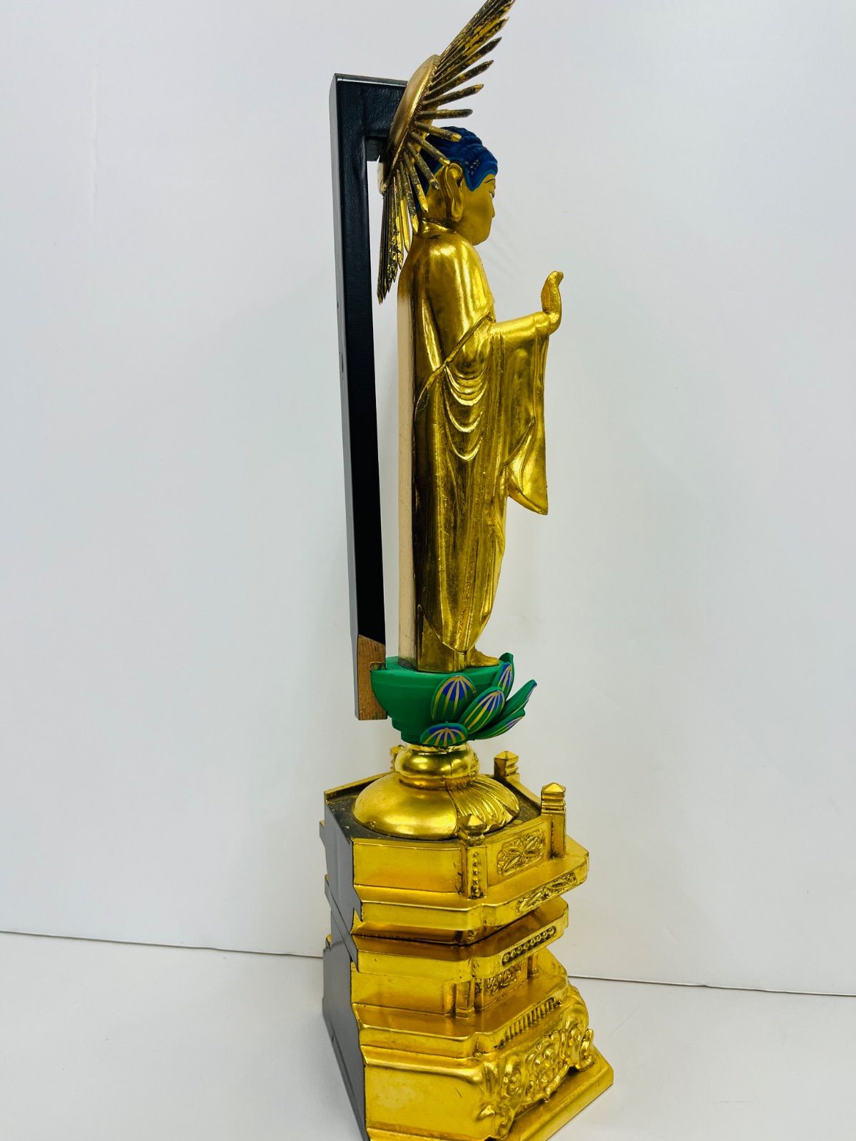 仏壇　阿弥陀如来　立像　金箔　仏像　肌粉