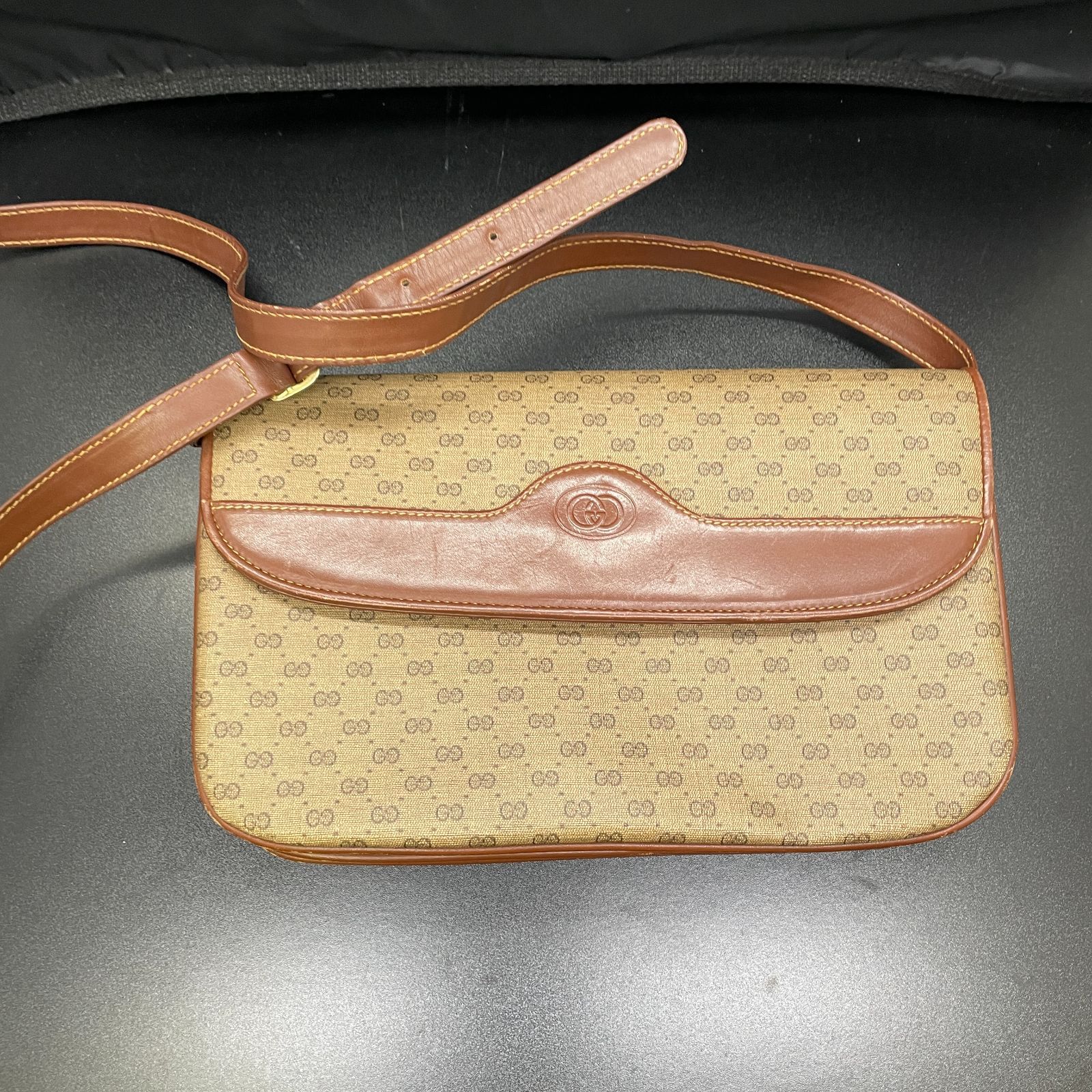 グッチ ショルダーバッグ B26052408