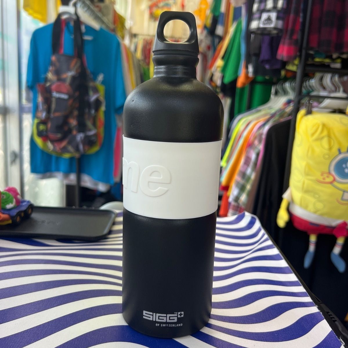Supreme 19SS SIGG CYD 1.0L Water Bottle シュプリーム 水筒 - メルカリ