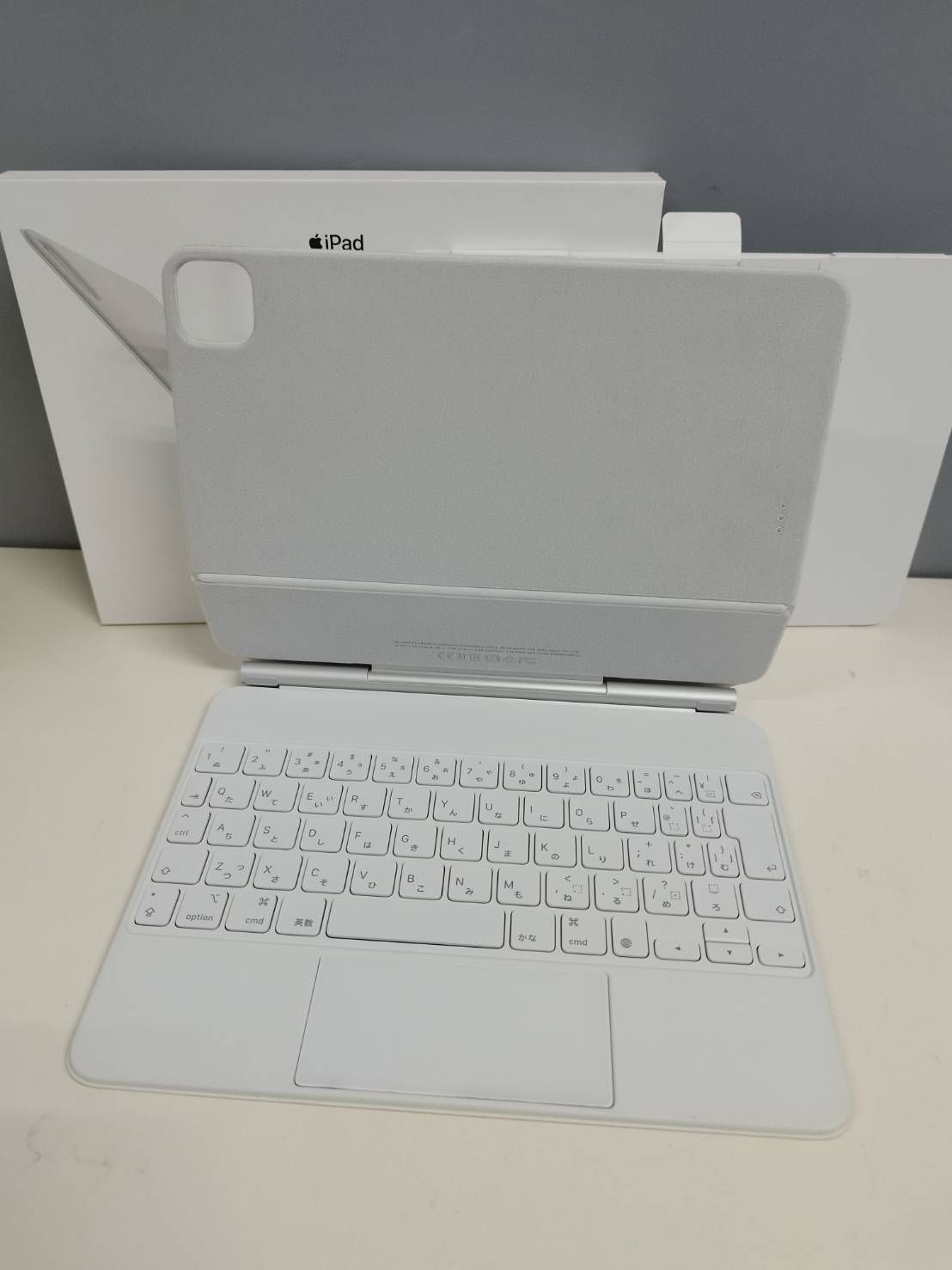 良品】iPad Magic Keyboard/A2261/11インチ/日本語配列/ホワイト