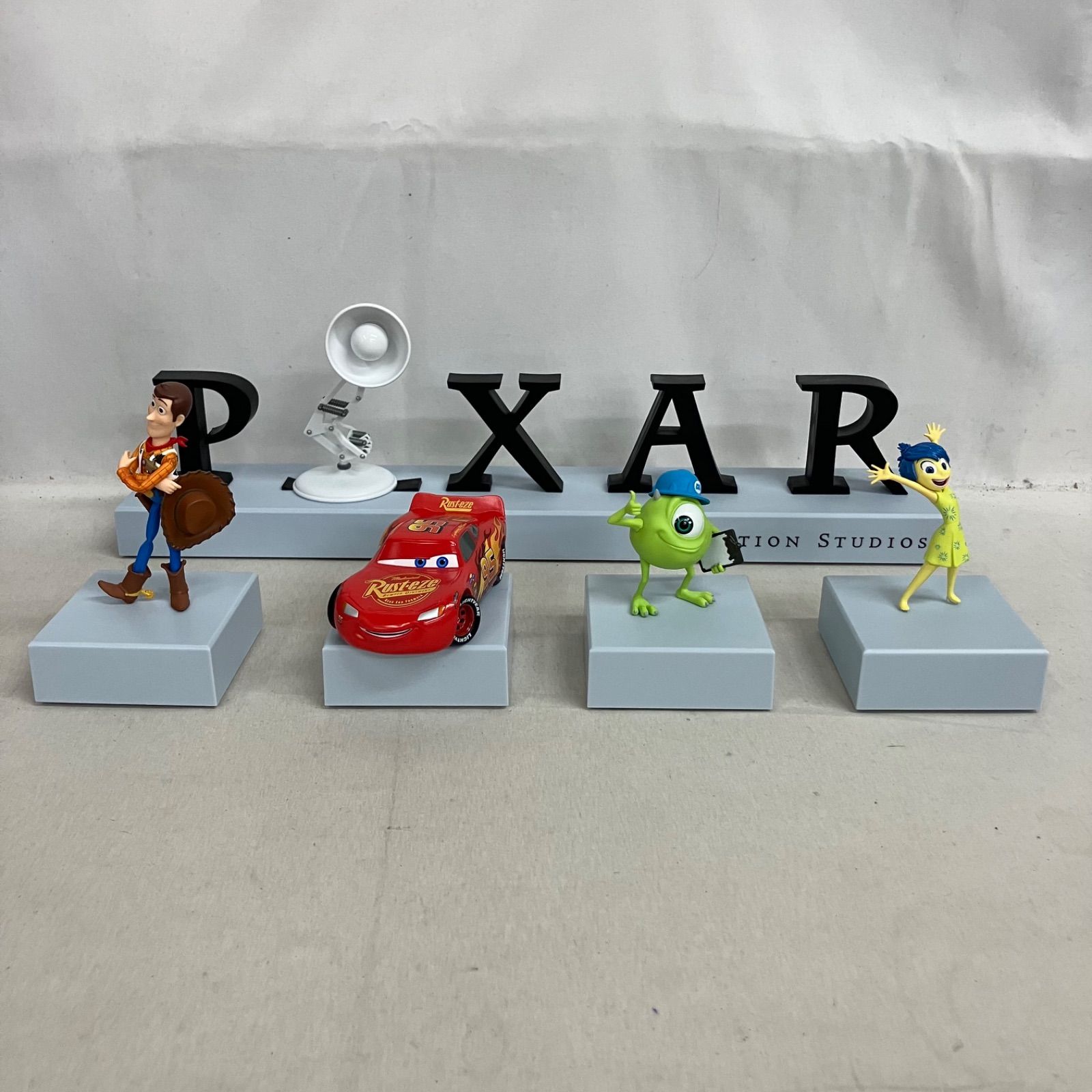 中古 Happyくじ A賞 ピクサーキャラクターズ＆ピクサーロゴ フィギュア