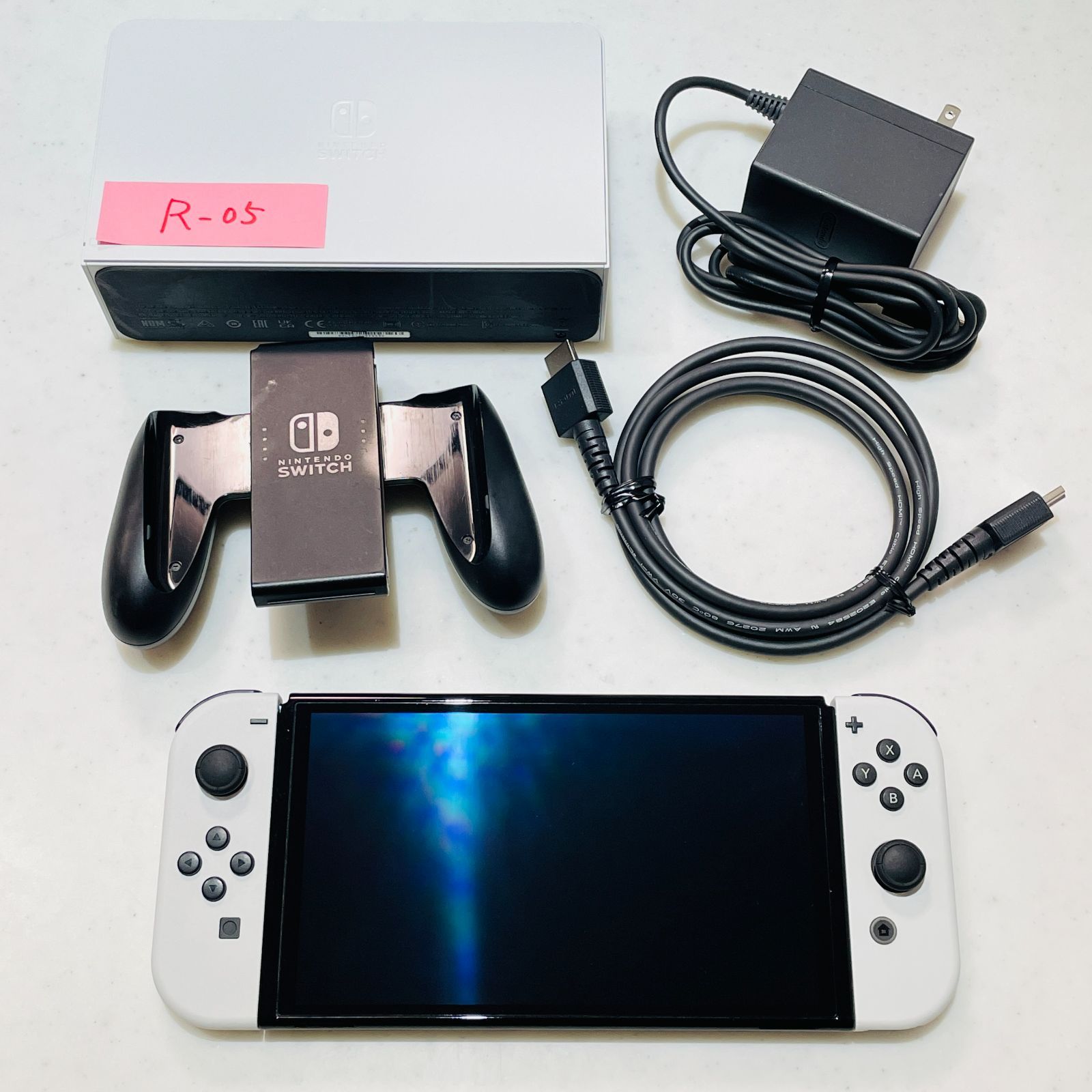 Nintendo Switch ホワイト 本体 備品付き　動作確認済み 2024年製 任天堂スイッチ 有機ELモデル ホワイト 美品 動作確認済み