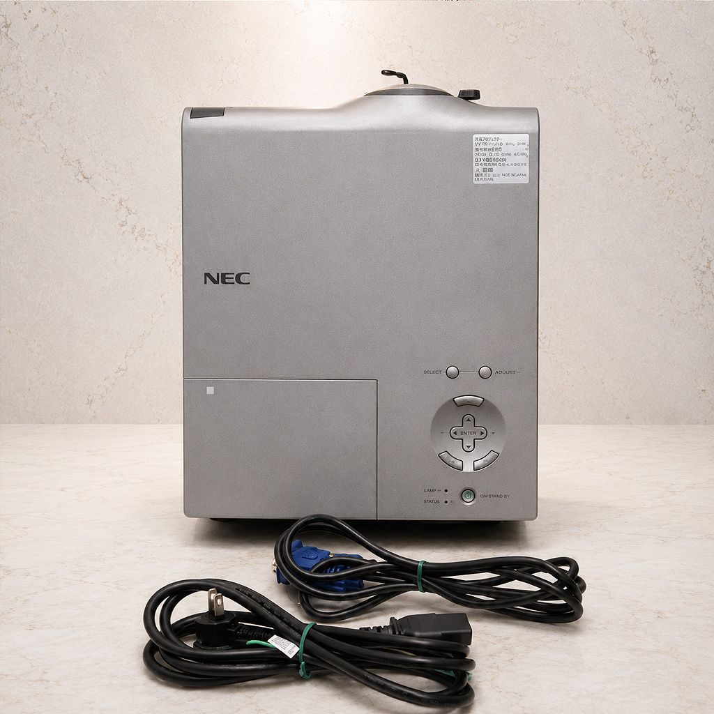 おうちで映画館気分 ◇◇液晶プロジェクター◇◇ NEC - メルカリ
