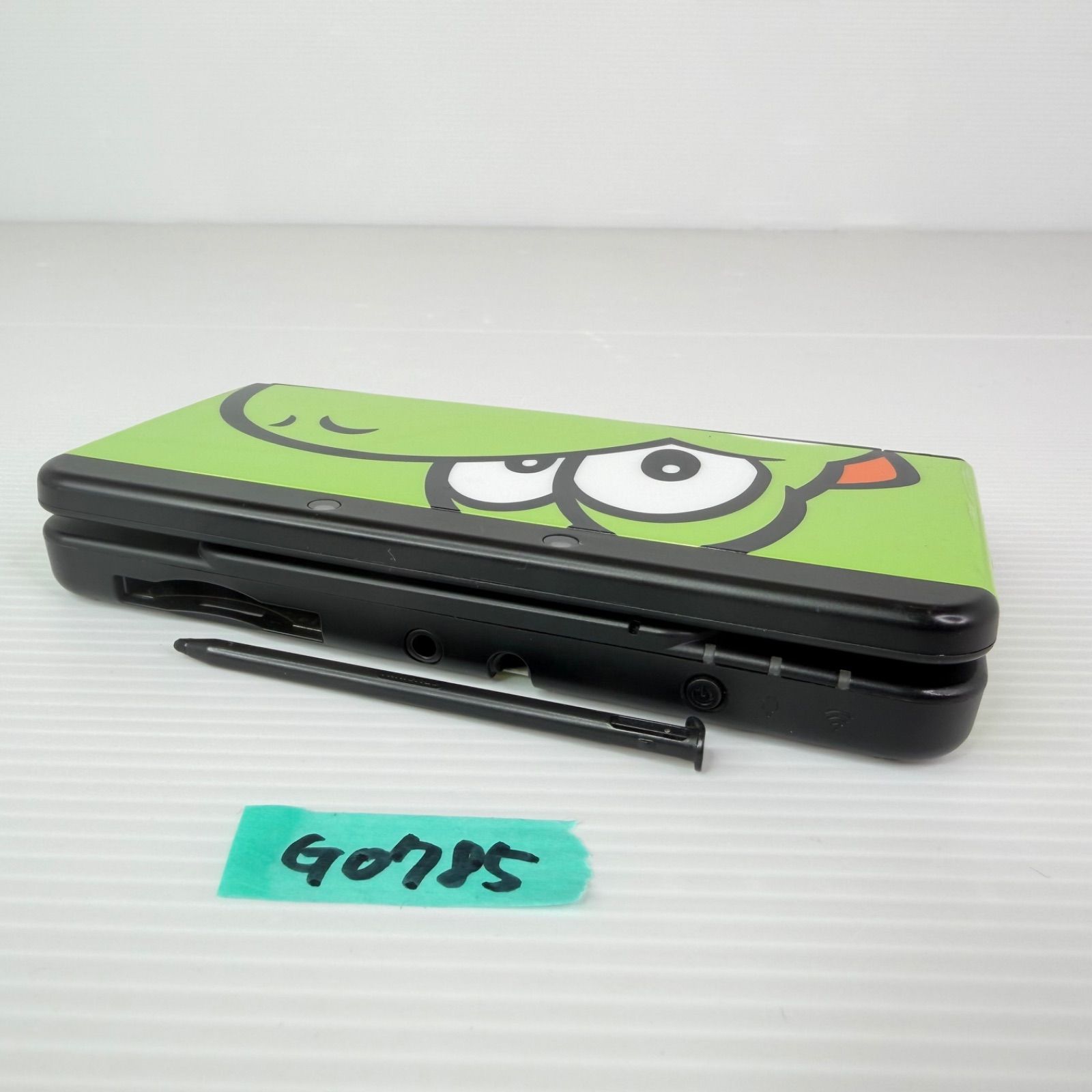【G0785】Newニンテンドー3DS ブラック きせかえ No.004 フェイス・ヨッシー