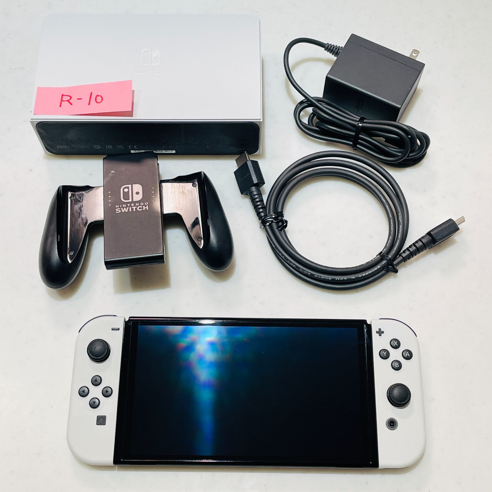 Nintendo Switch 美品　2022年購入　動作確認済み 2022年製 美品 任天堂スイッチ 有機ELモデル ホワイト 動作確認済み