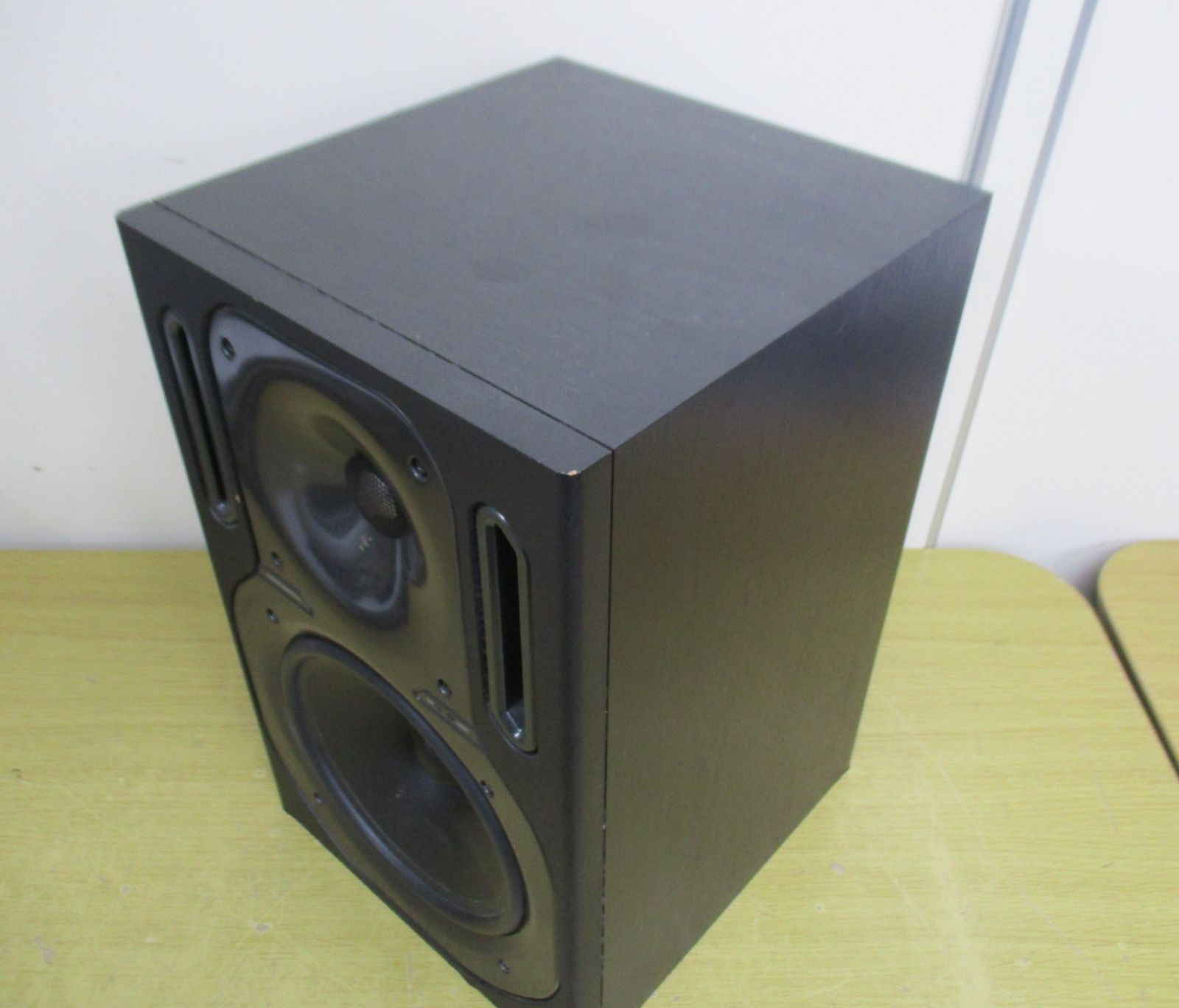 B241 BEHRINGER TRUTH B2031A スピーカー - メルカリ