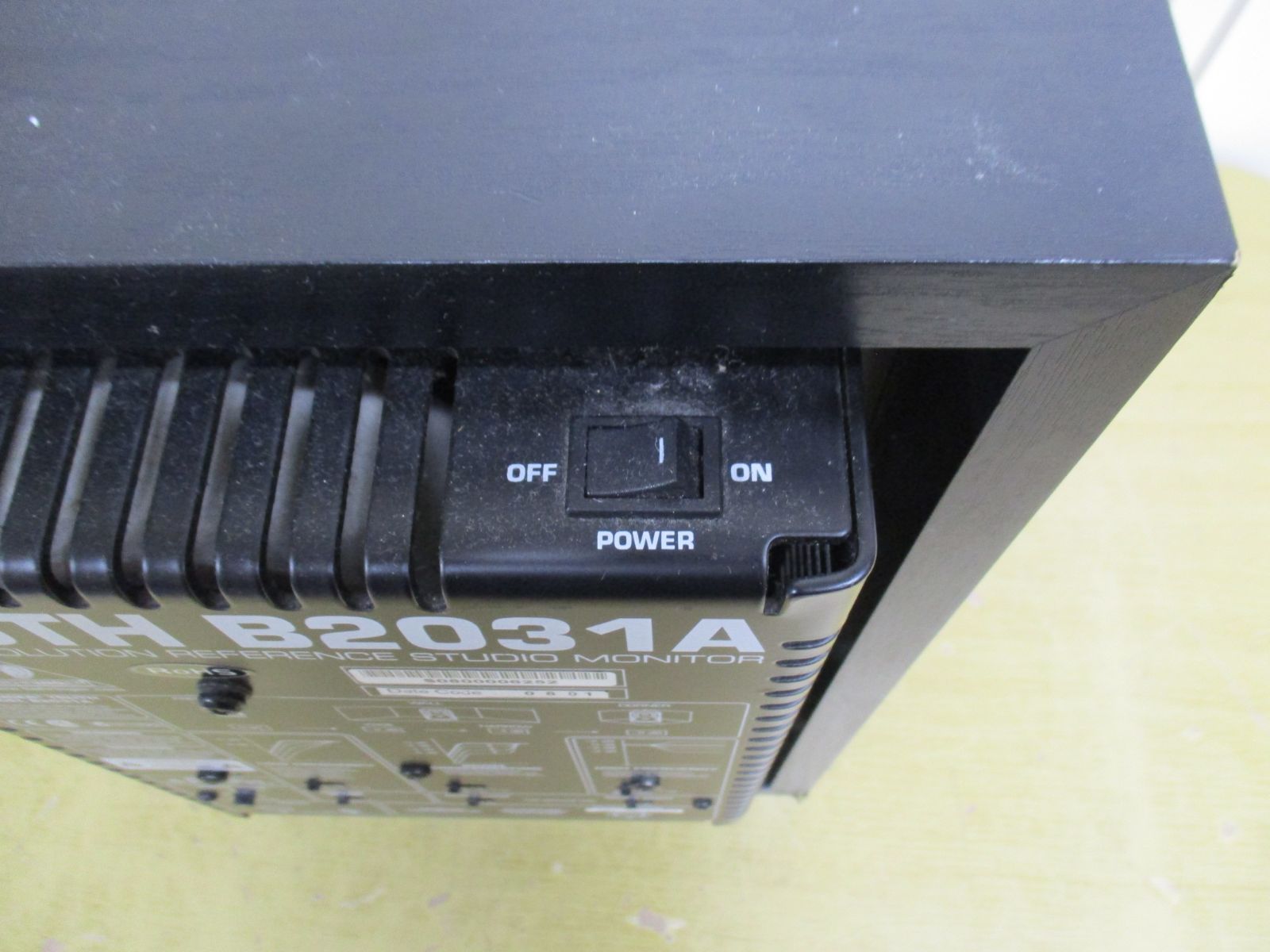 B241 BEHRINGER TRUTH B2031A スピーカー - メルカリ